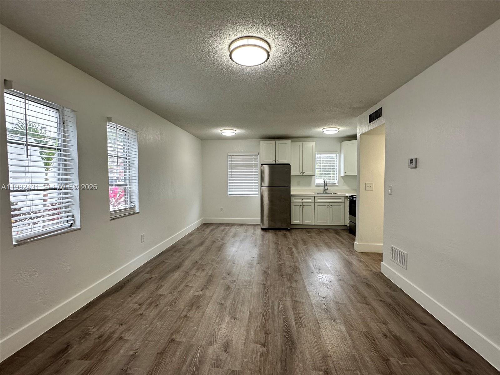 Hollywood Little Ranches