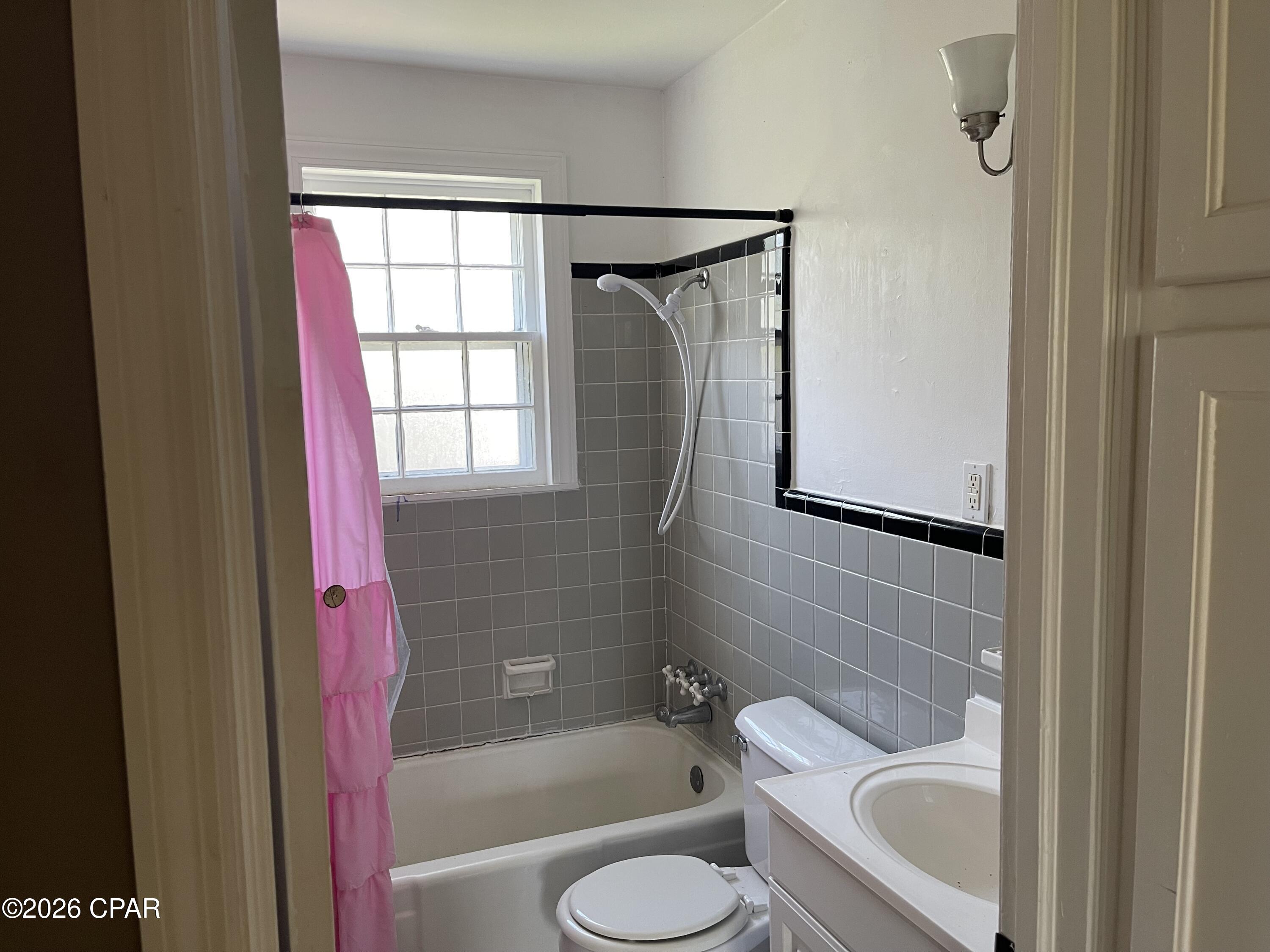 Image 14 For 2977 Caledonia Street