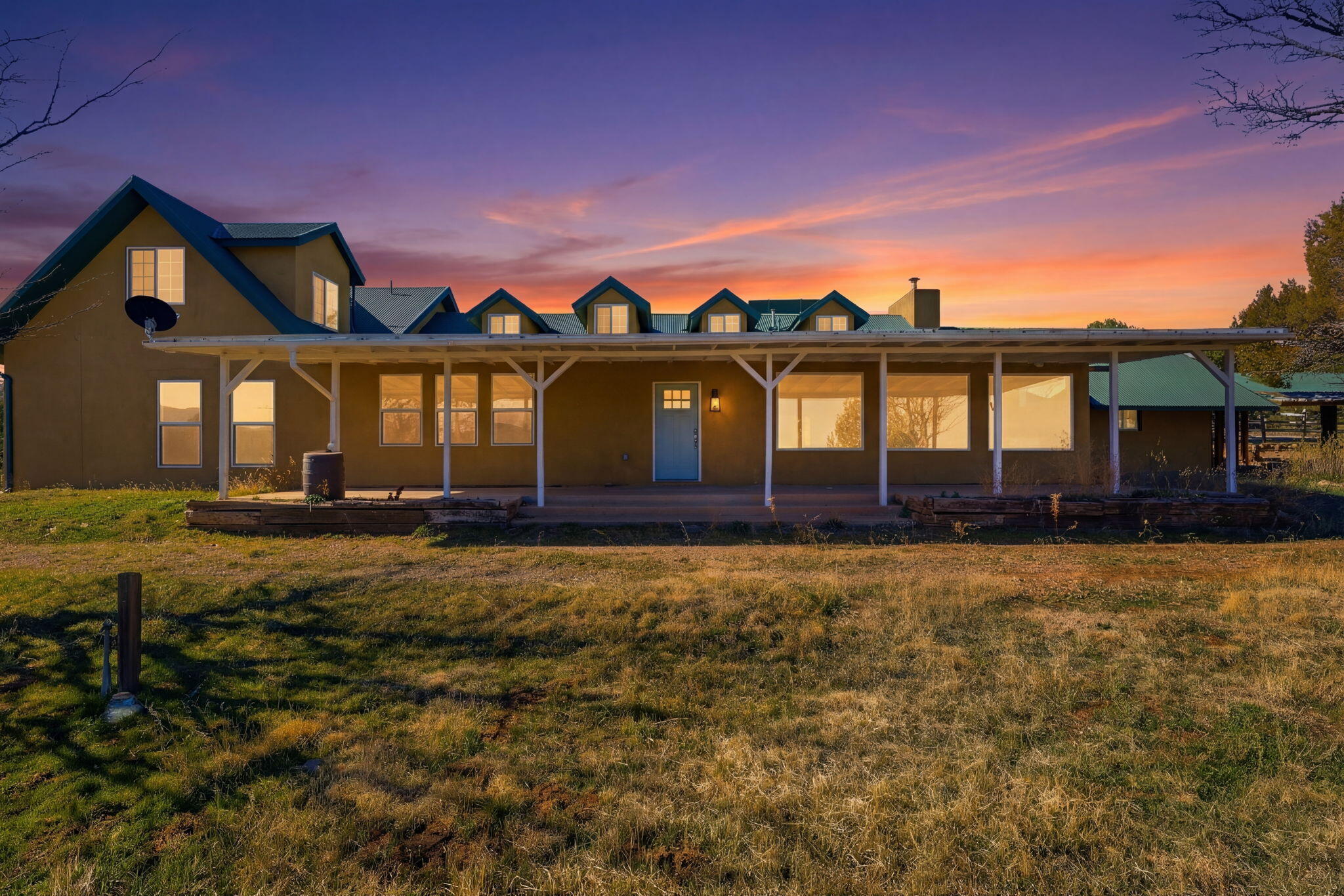 Welcome to beautiful Sandia Park, where mountain views, fresh air, and peaceful surroundings define everyday living. Located in the desirable East Mountains, this property offers privacy and space while remaining just a short drive to Albuquerque. The home features a comfortable, functional layout filled with natural light and inviting living spaces perfect for relaxing or entertaining. Enjoy the scenic setting from your outdoor areas with plenty of room to take in stunning New Mexico sunsets. Experience the perfect blend of tranquility and convenience in this East Mountain retreat.