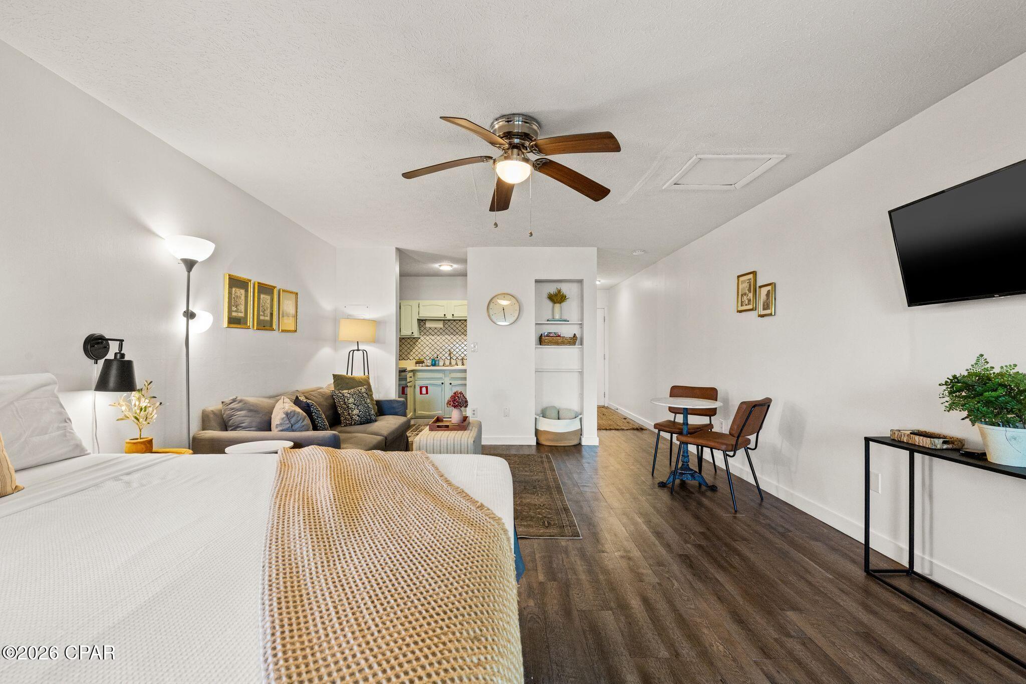 Image 10 For 301 Lullwater Drive 277