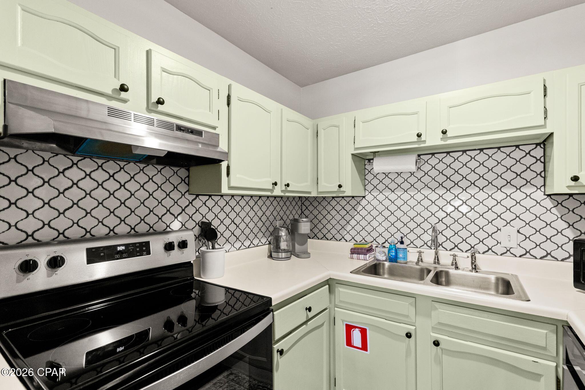 Image 11 For 301 Lullwater Drive 277