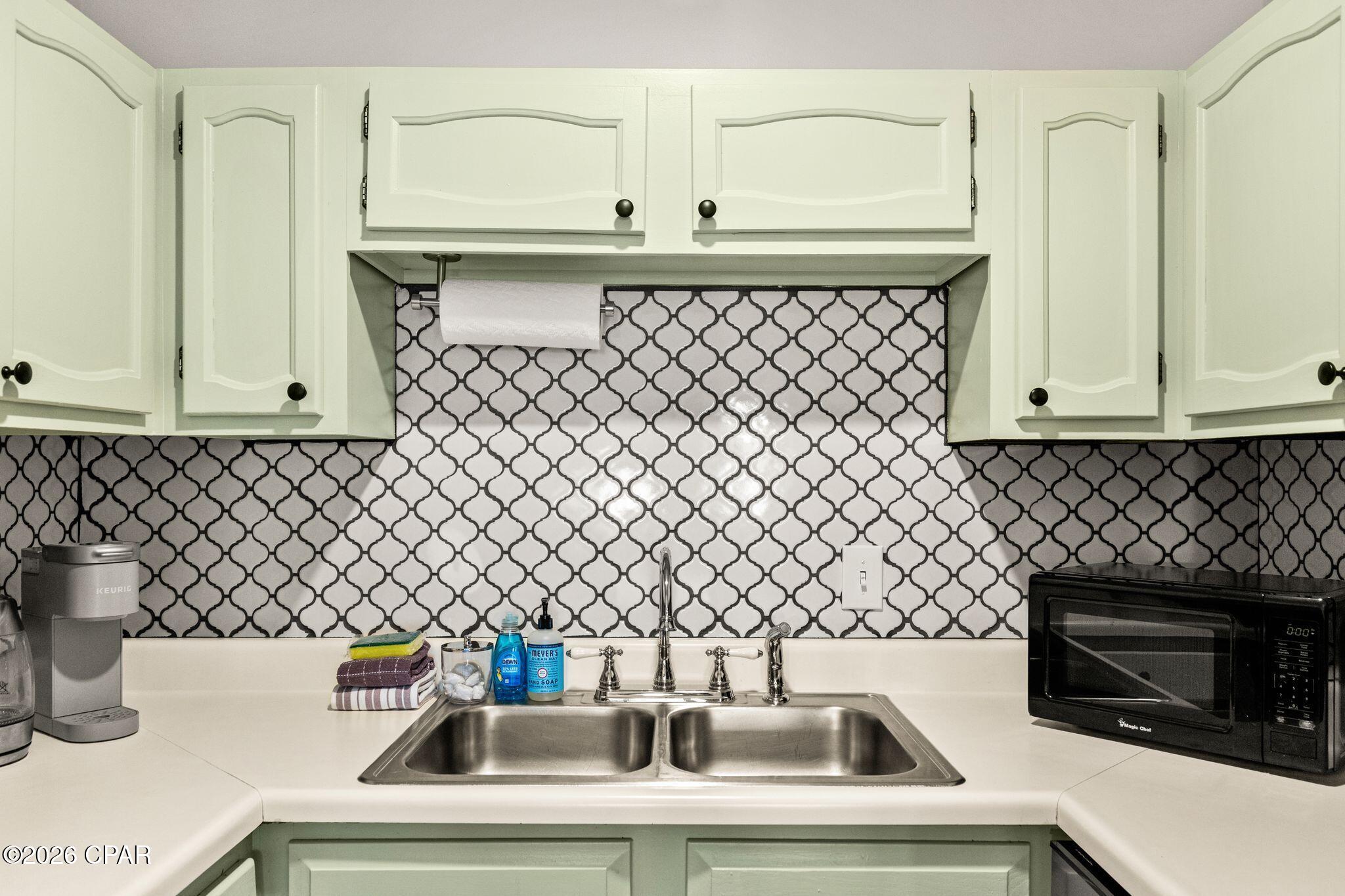 Image 12 For 301 Lullwater Drive 277