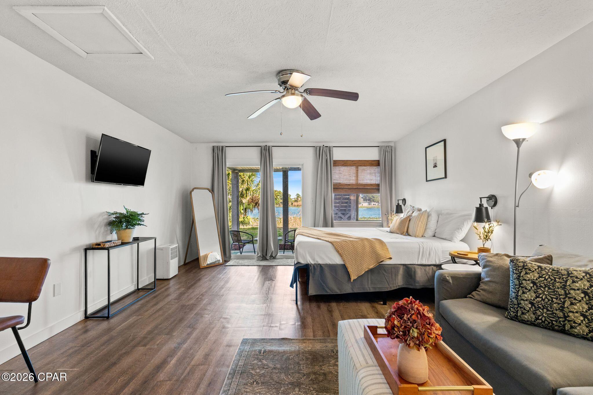 Image 5 For 301 Lullwater Drive 277