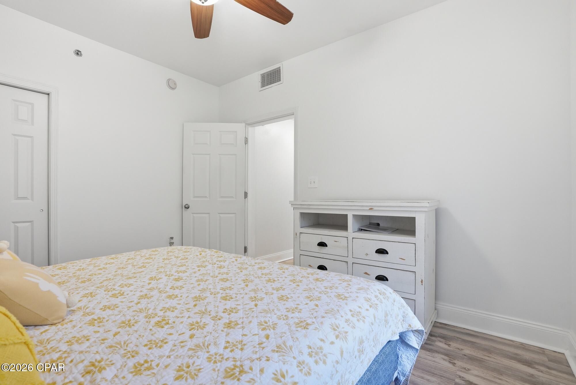 Image 11 For 9902 Thomas Drive 732
