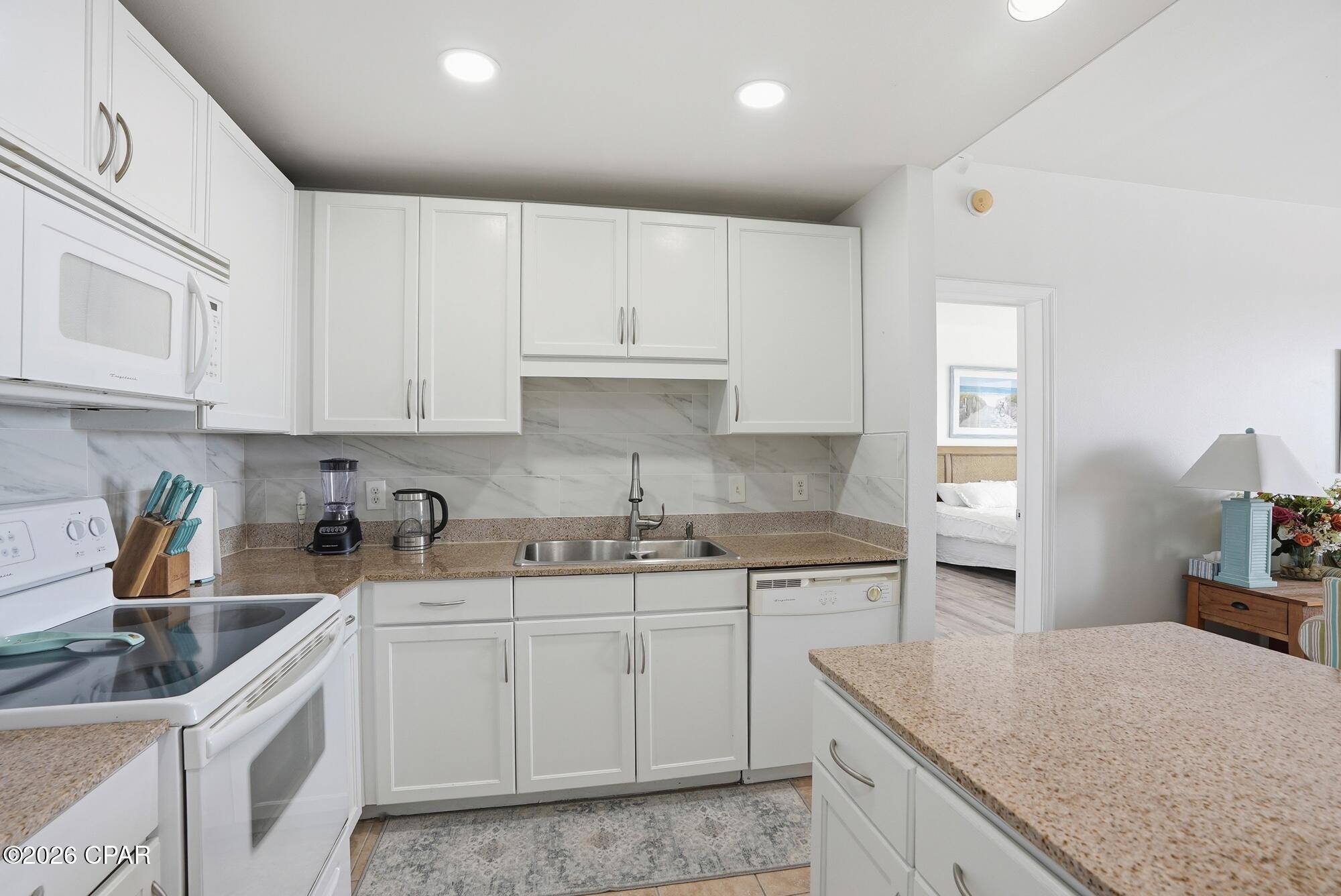 Image 18 For 9902 Thomas Drive 732