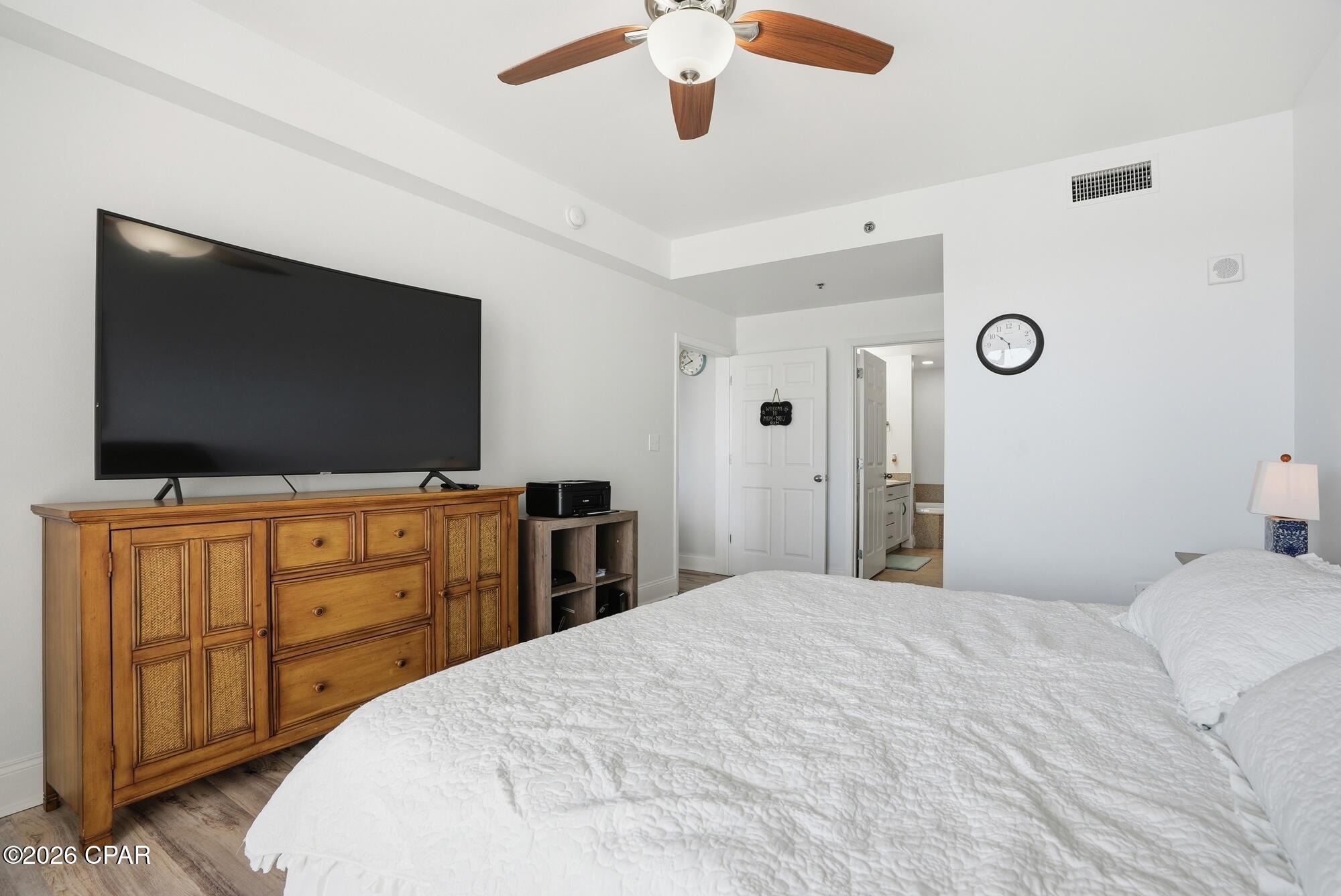 Image 27 For 9902 Thomas Drive 732