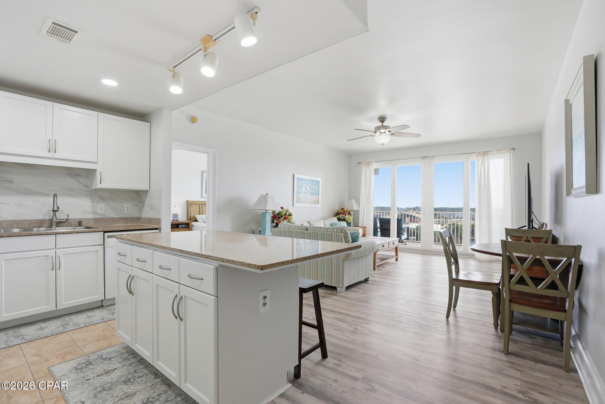 Image 7 For 9902 Thomas Drive 732
