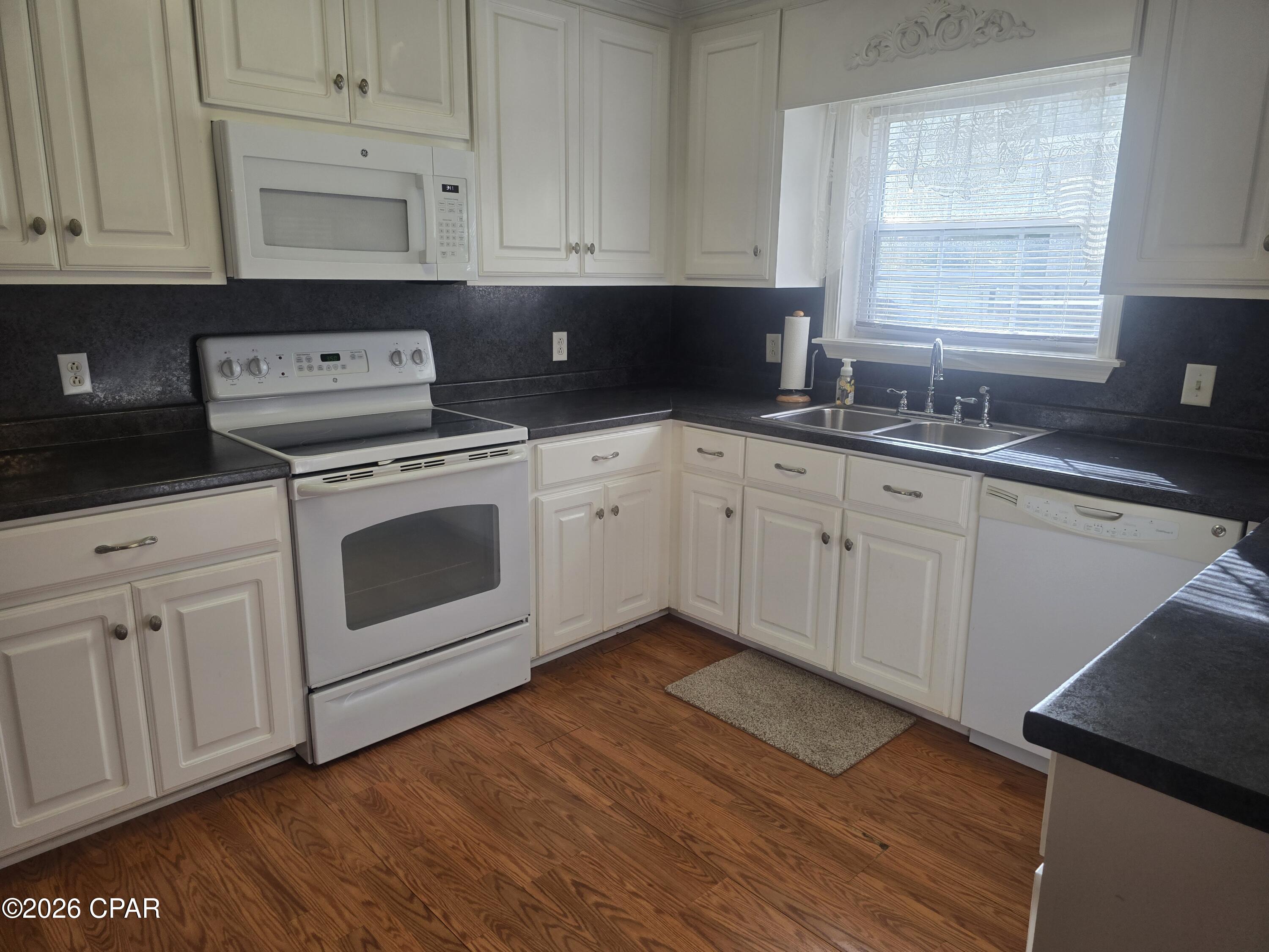 Image 11 For 1235 Waukesha Street