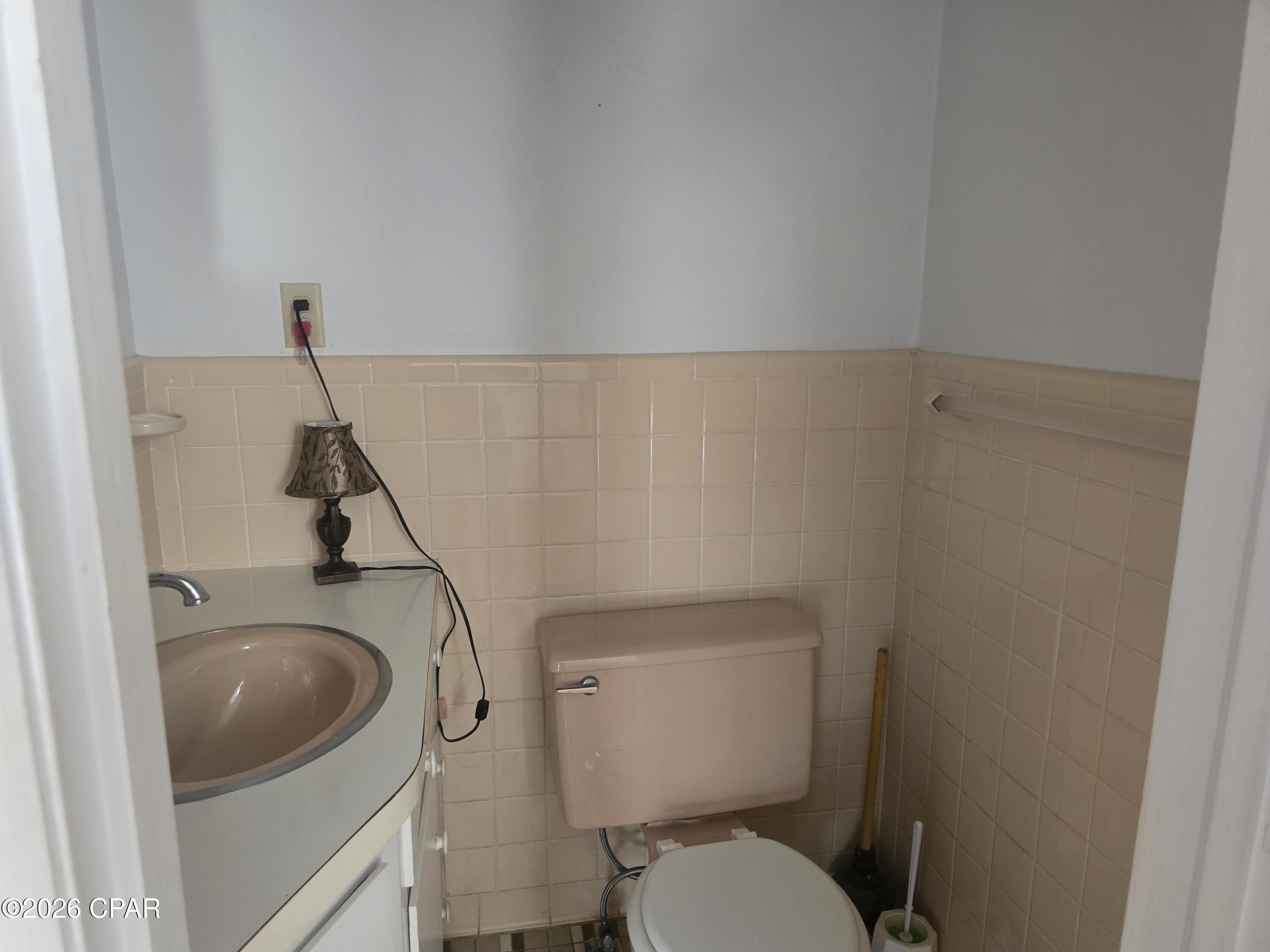 Image 16 For 1235 Waukesha Street