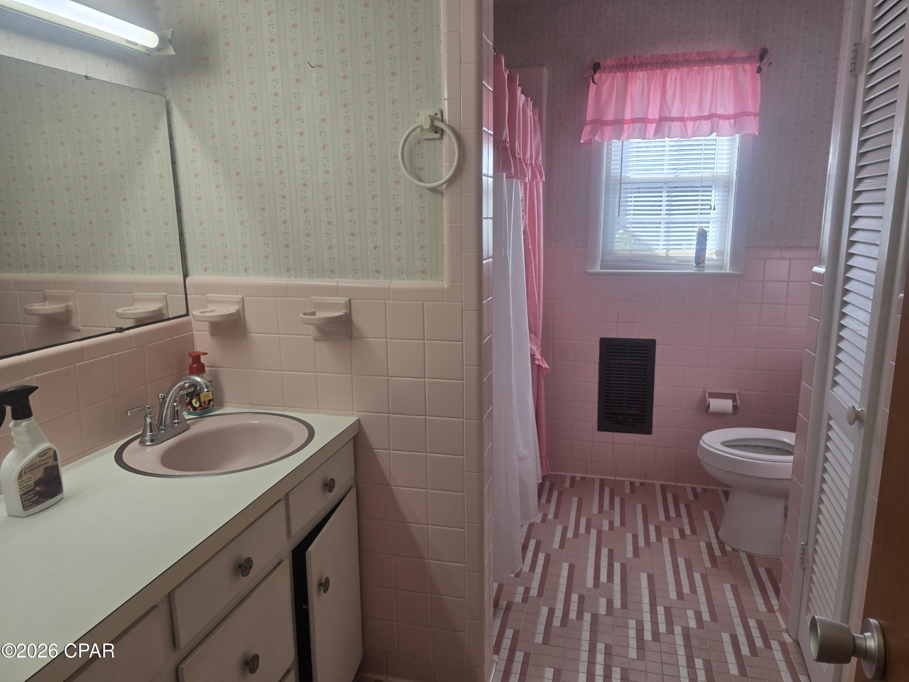 Image 22 For 1235 Waukesha Street