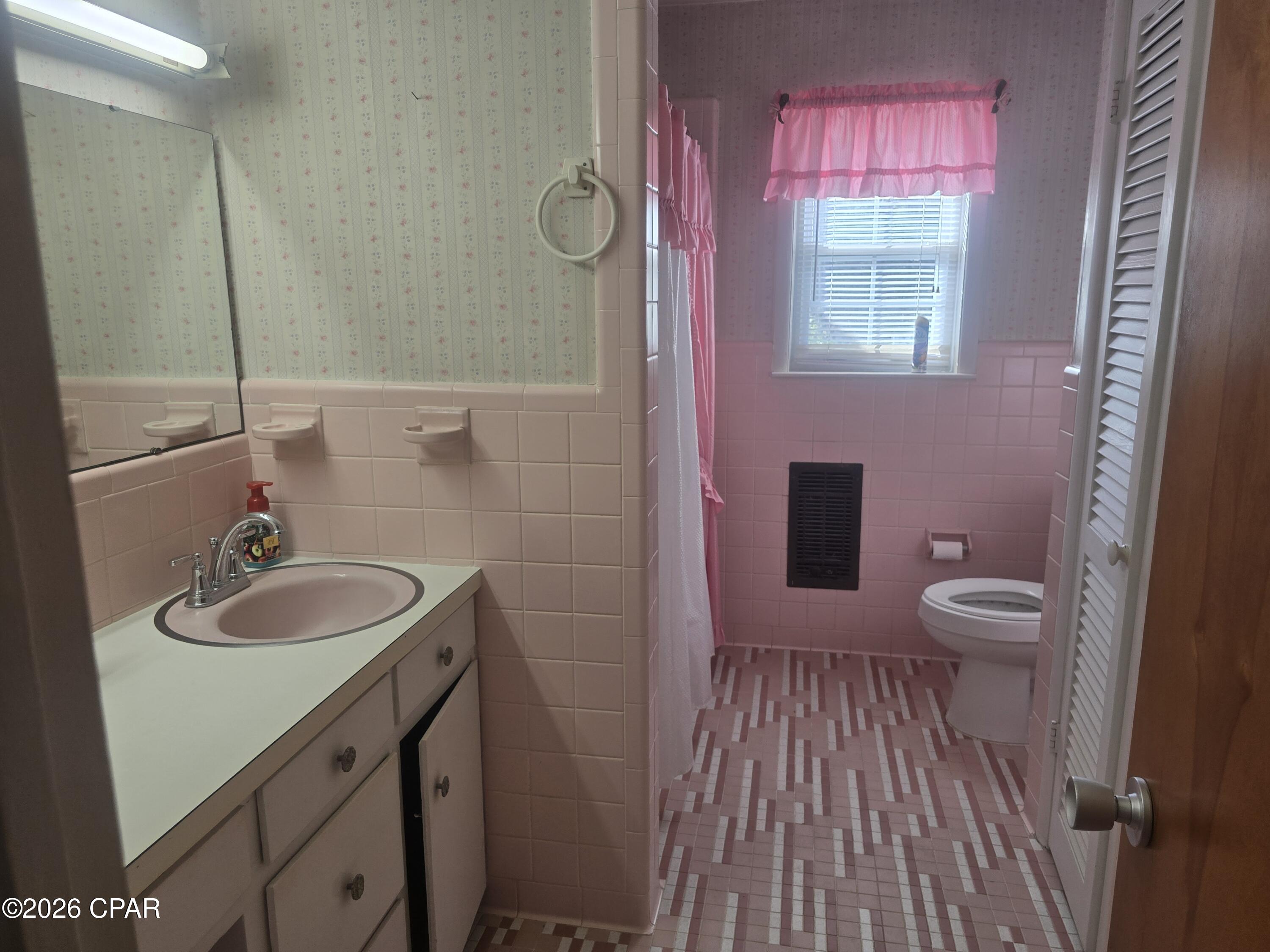 Image 23 For 1235 Waukesha Street