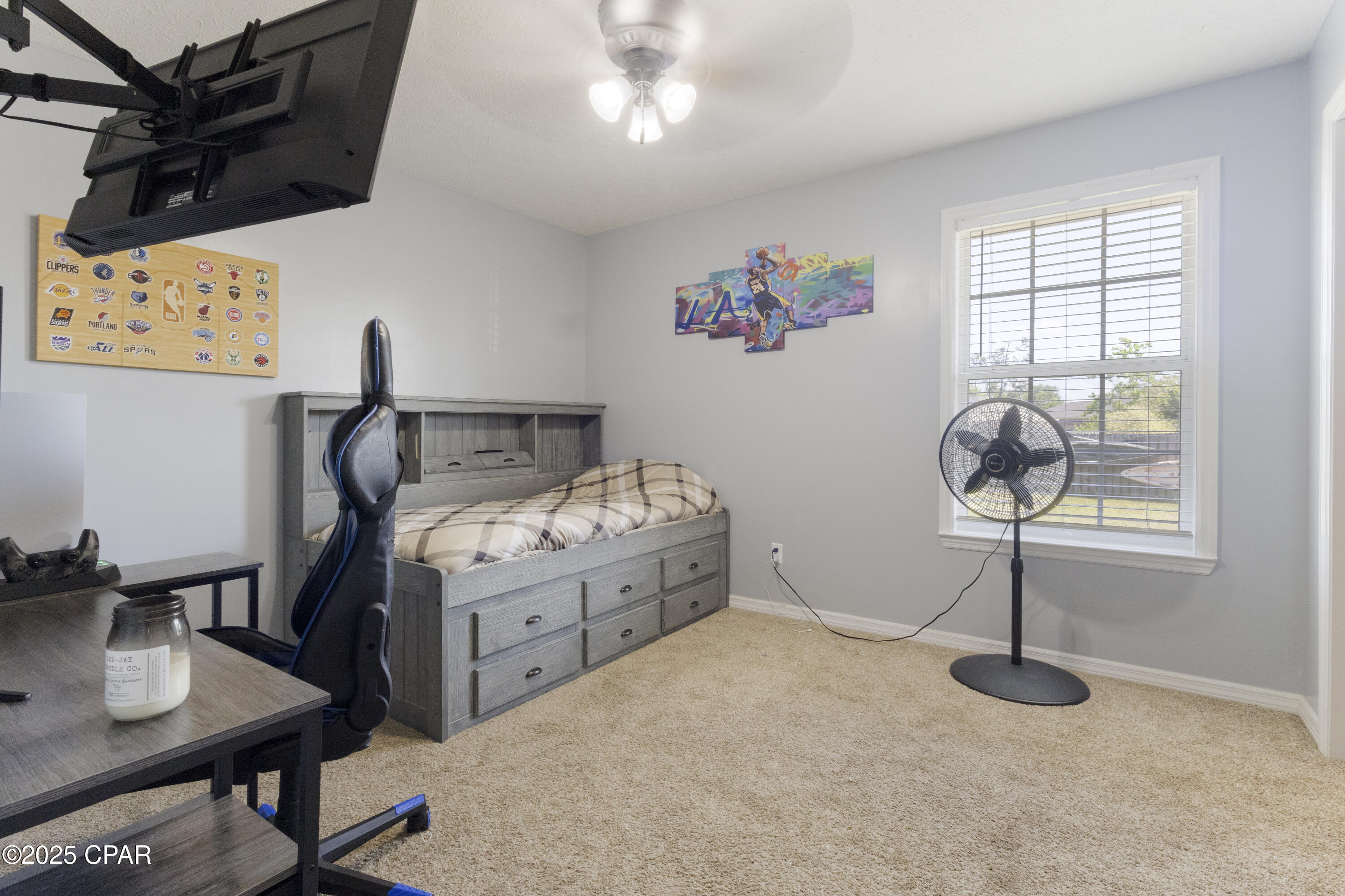 Image 24 For 924 College Boulevard