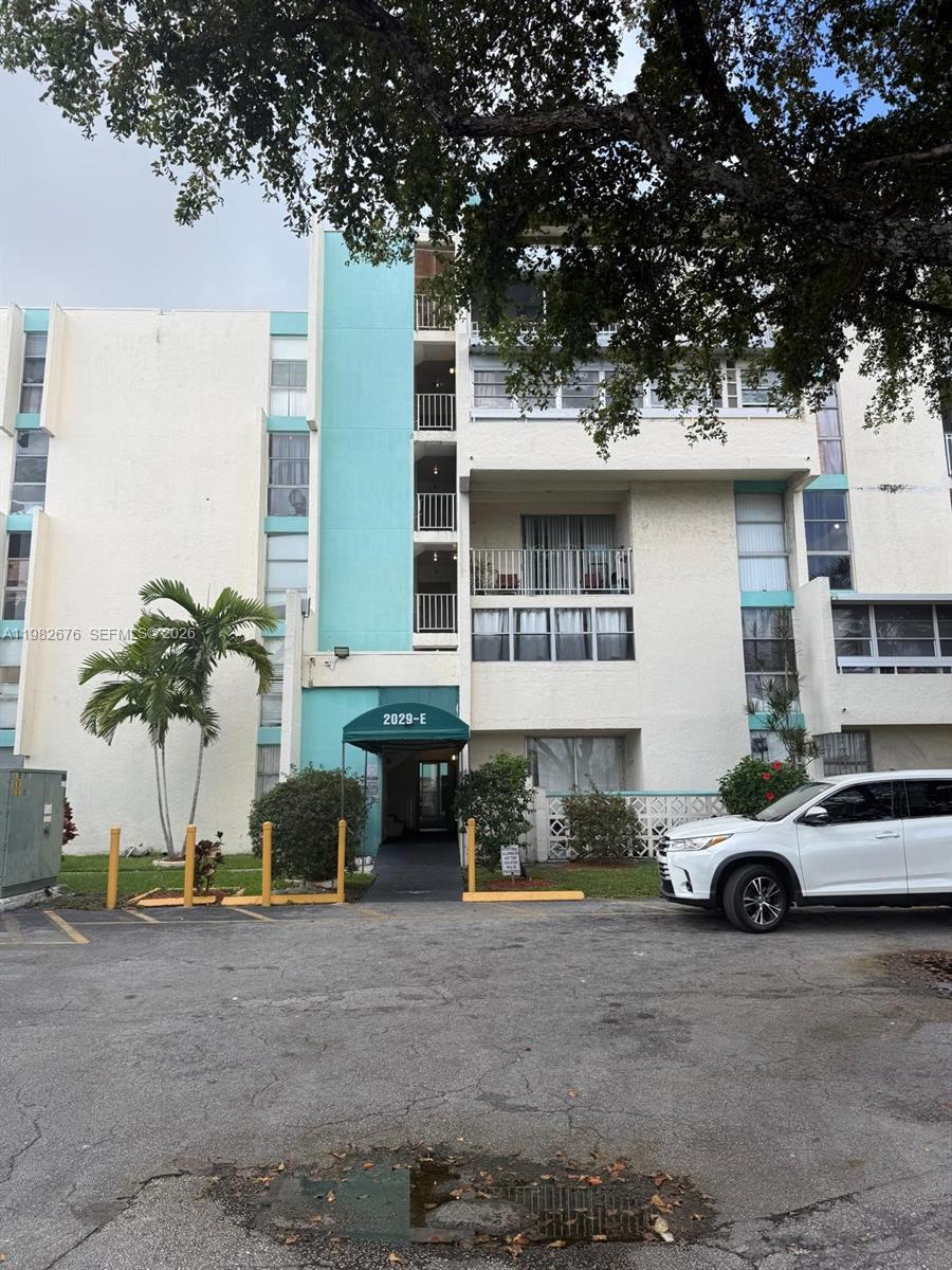 Newport At Lauderhill Con