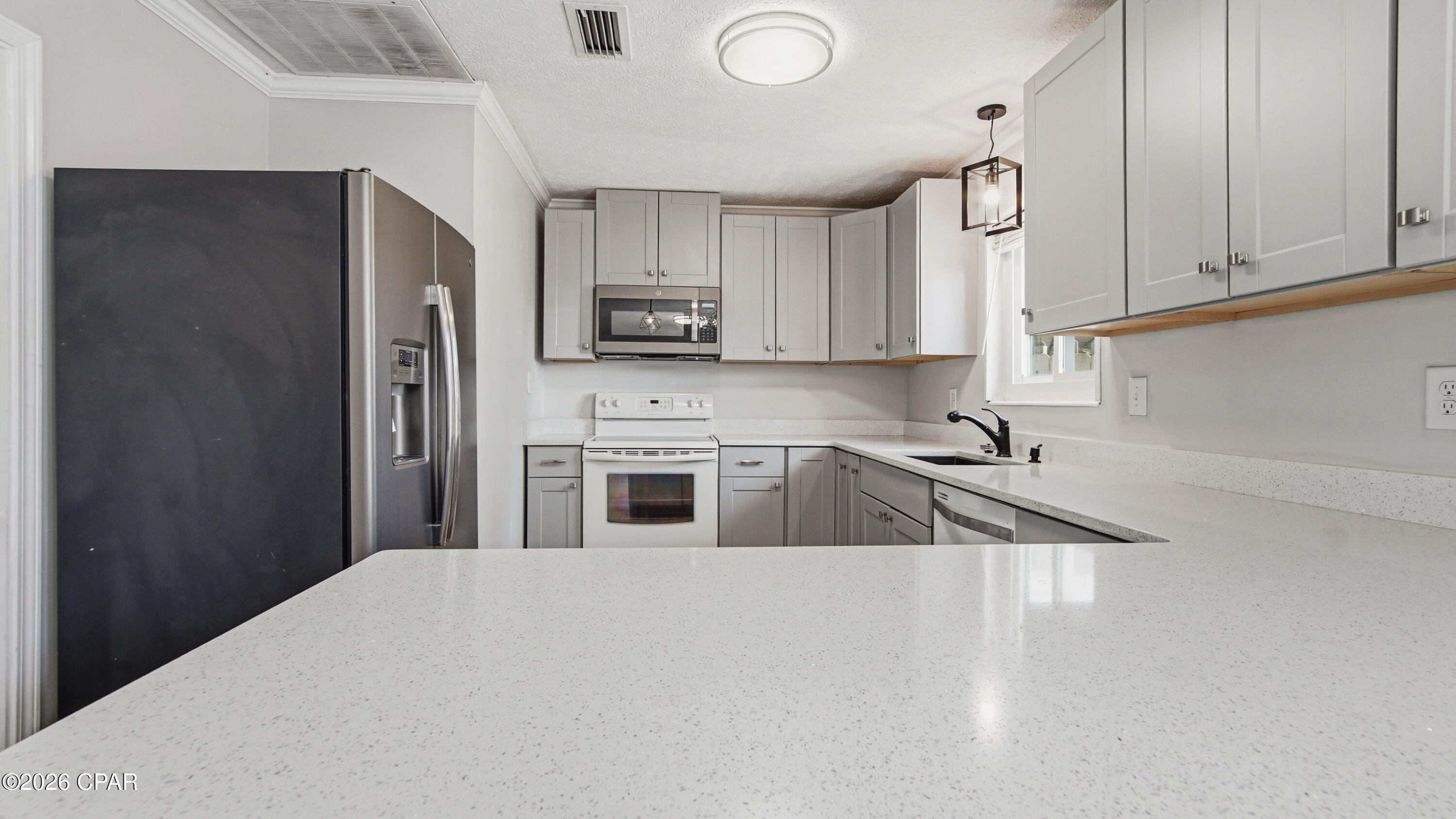 Image 10 For 208 Poinsettia Drive