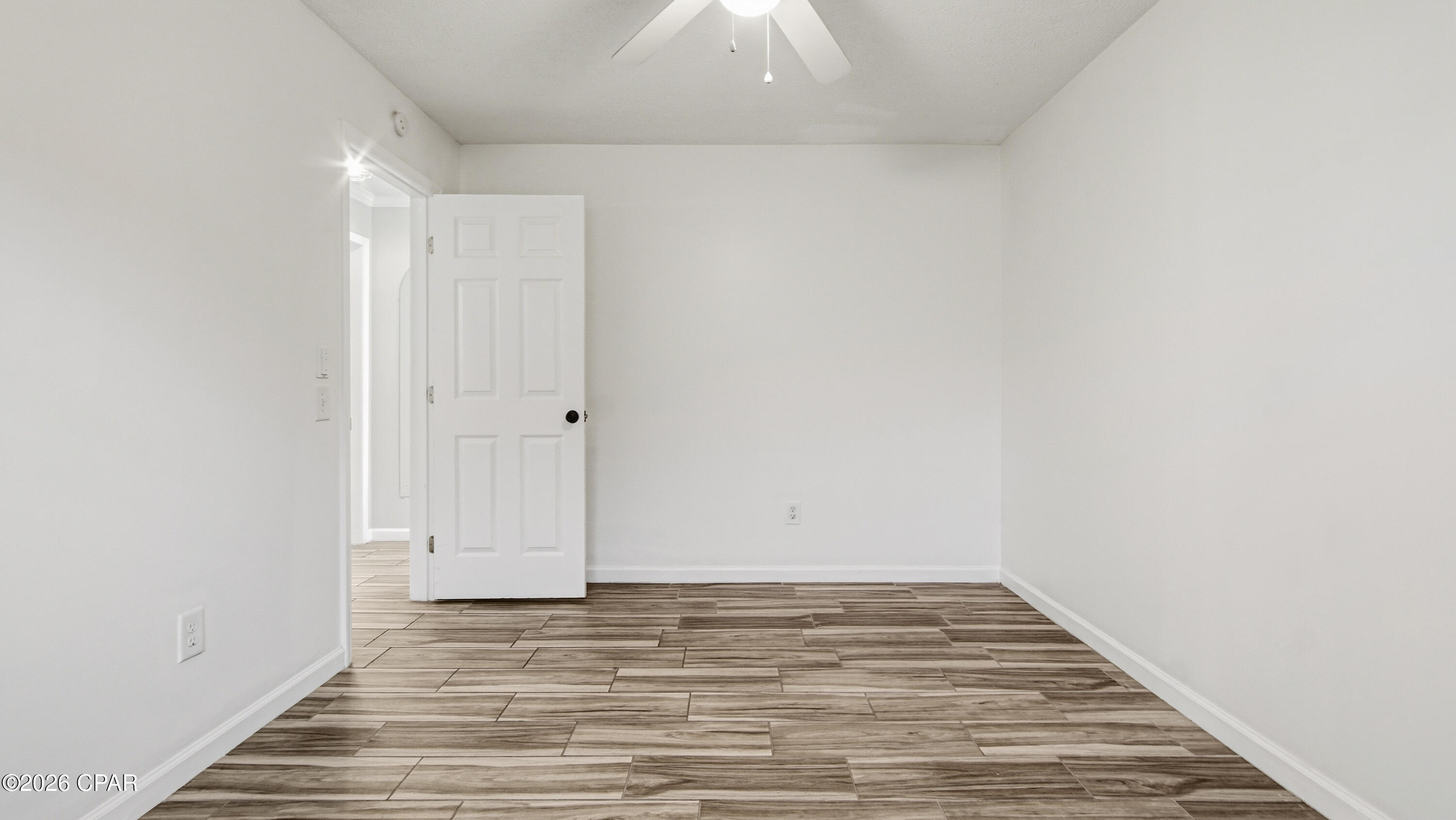 Image 23 For 208 Poinsettia Drive