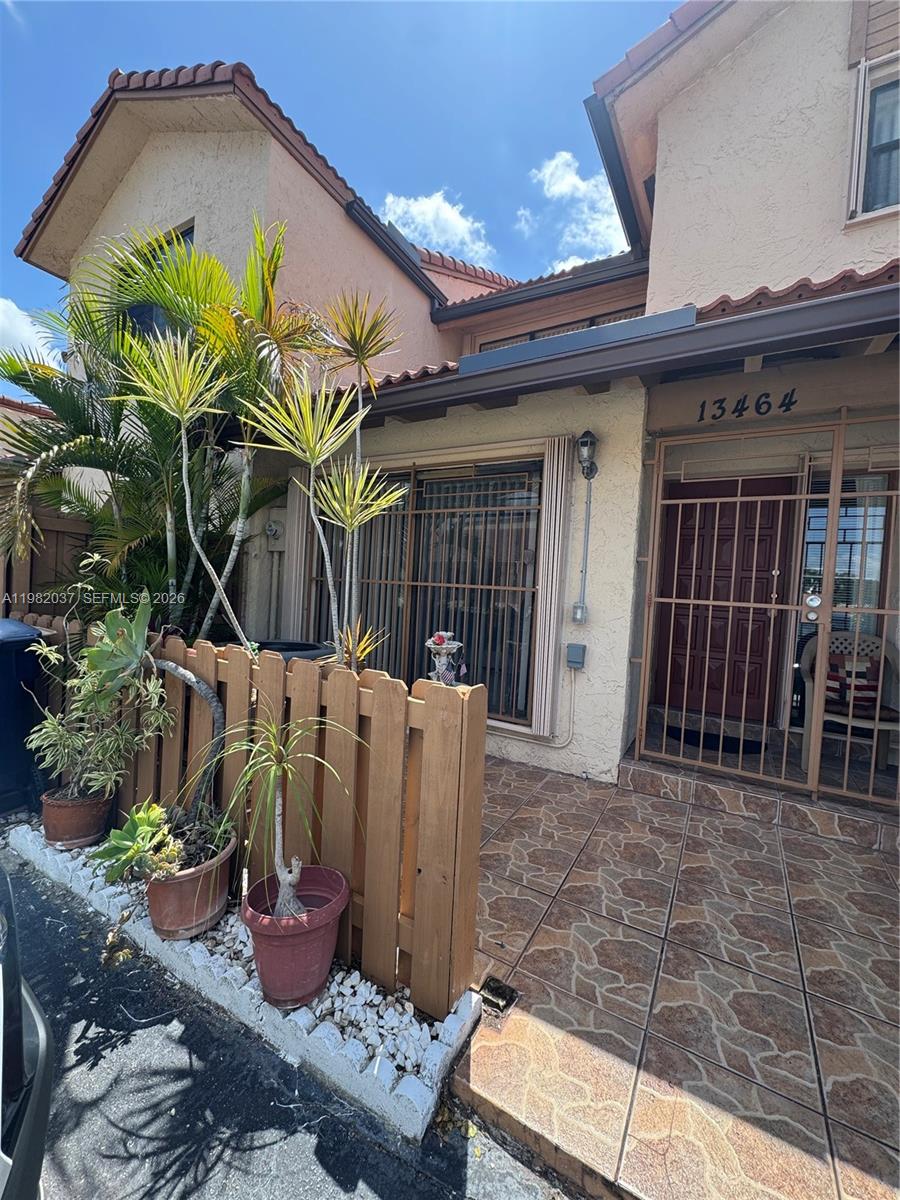 Tamiami Lakes Townhouses