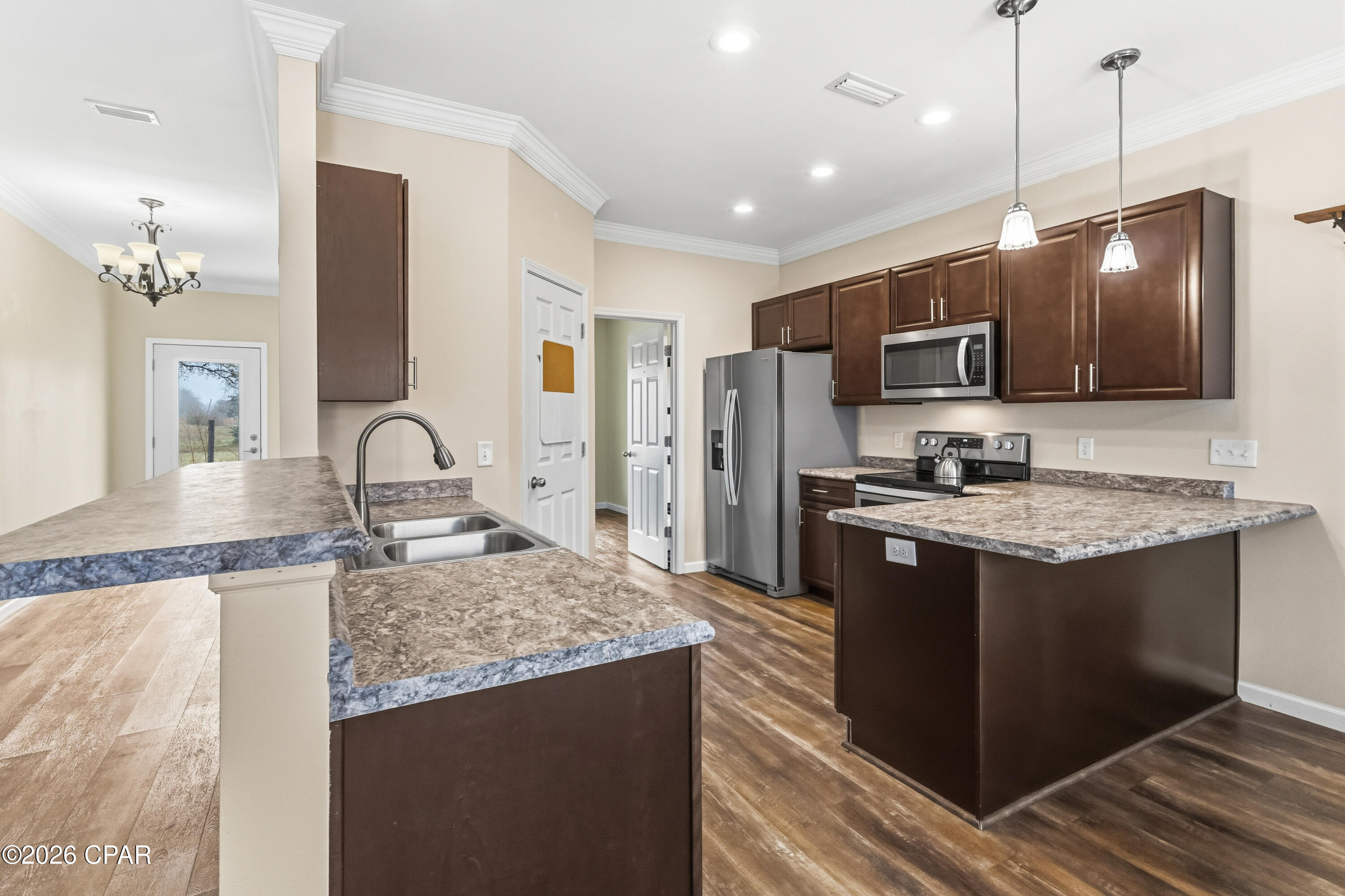 Listing photo id 15 for 10555 River Alley Road