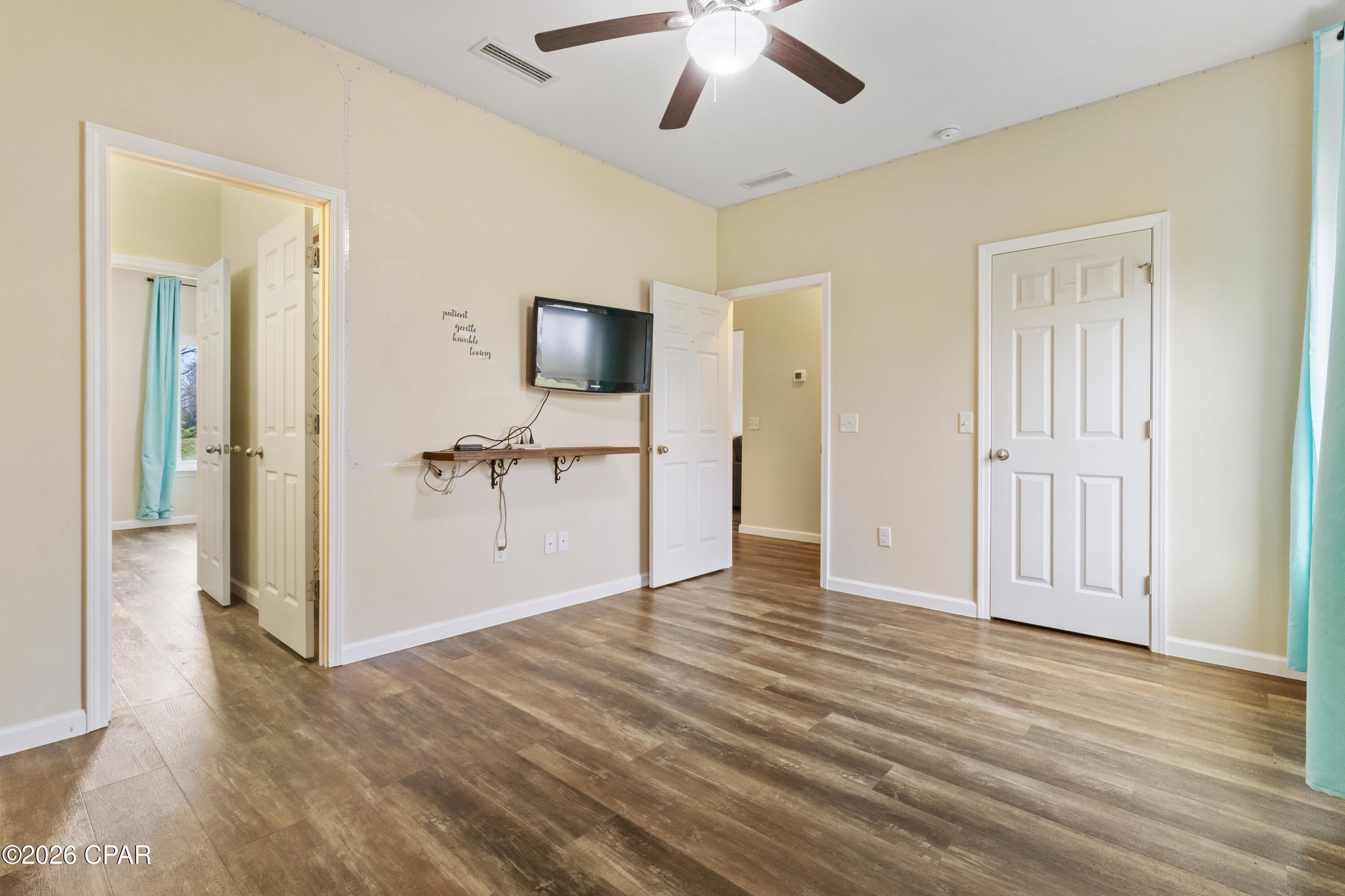 Listing photo id 31 for 10555 River Alley Road