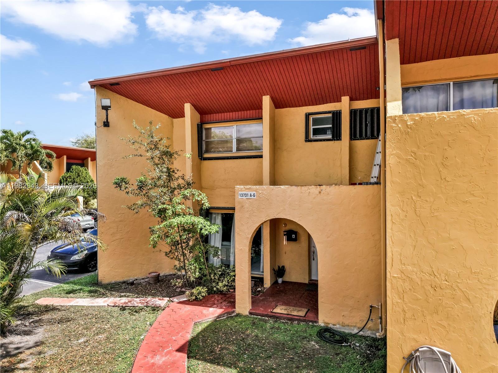 Taracoma Townhomes Condo