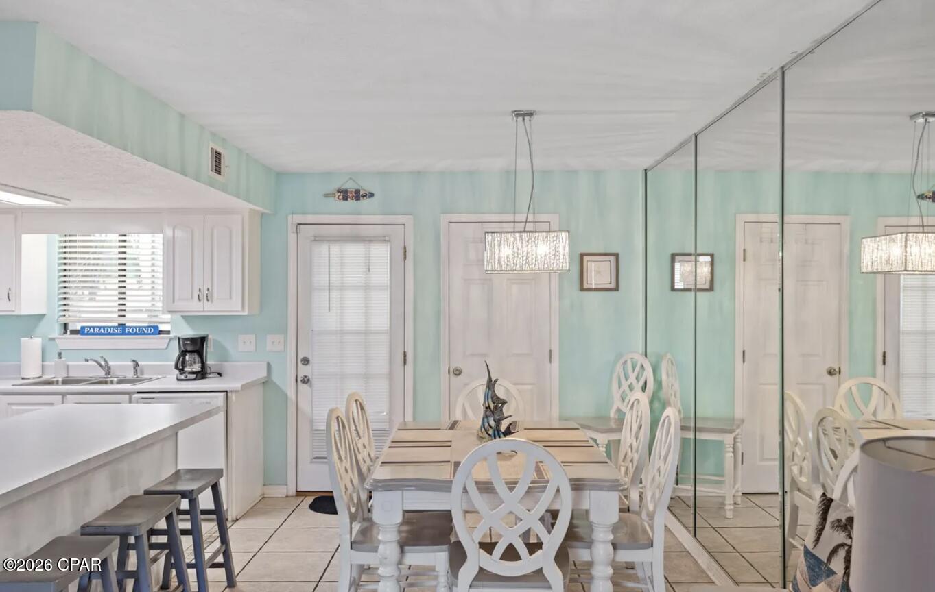 Listing photo id 6 for 218 White Sandy Drive