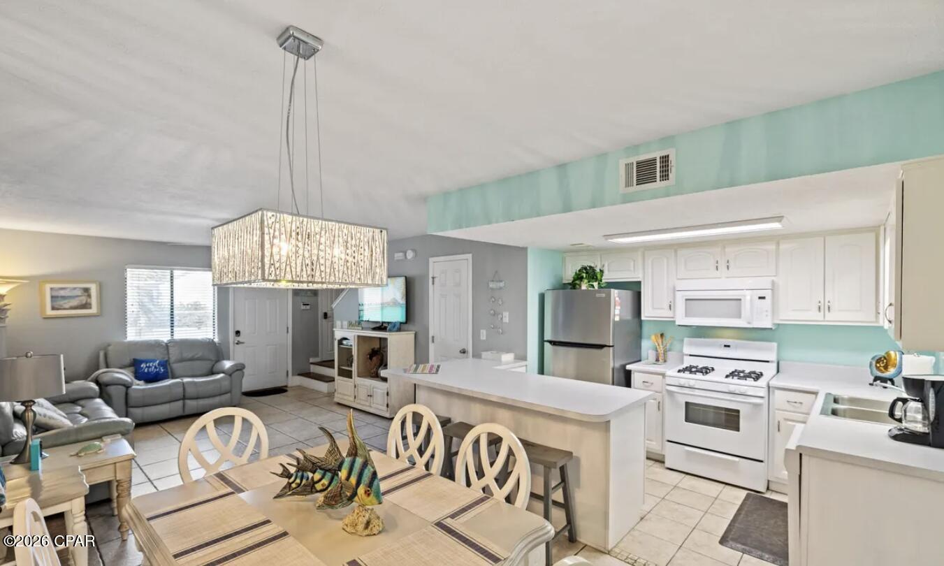 Listing photo id 9 for 218 White Sandy Drive