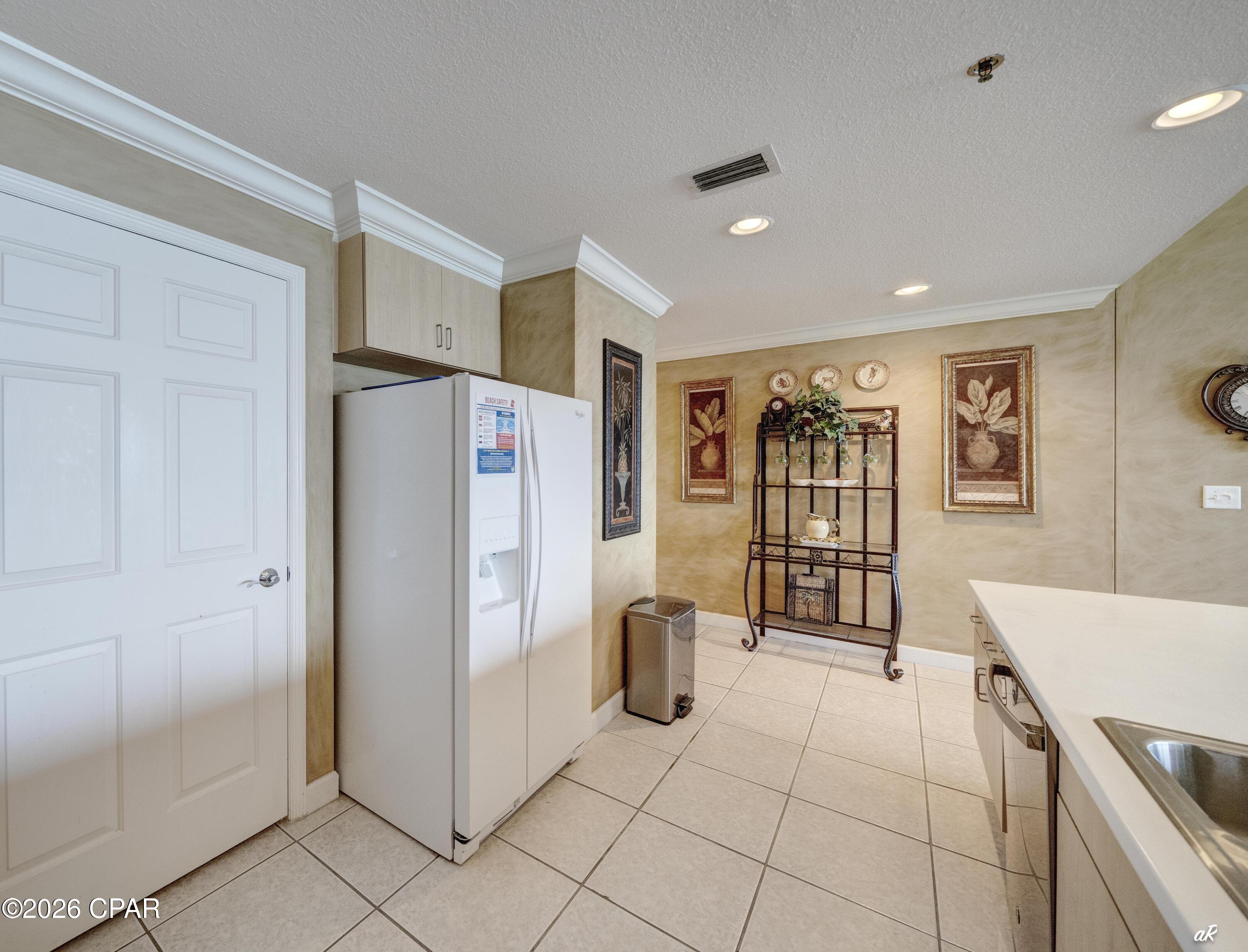 Image 10 For 6627 Thomas Drive 1402