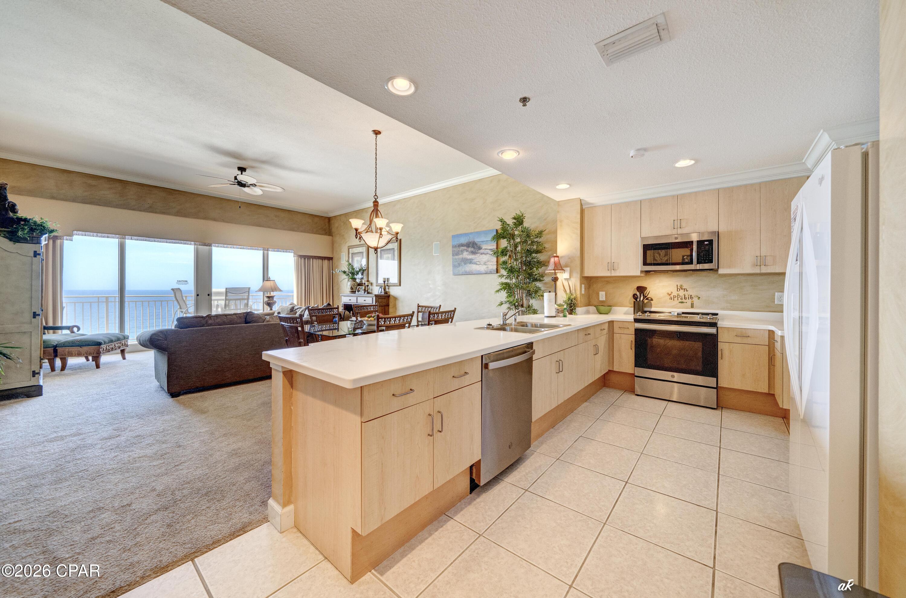Image 7 For 6627 Thomas Drive 1402