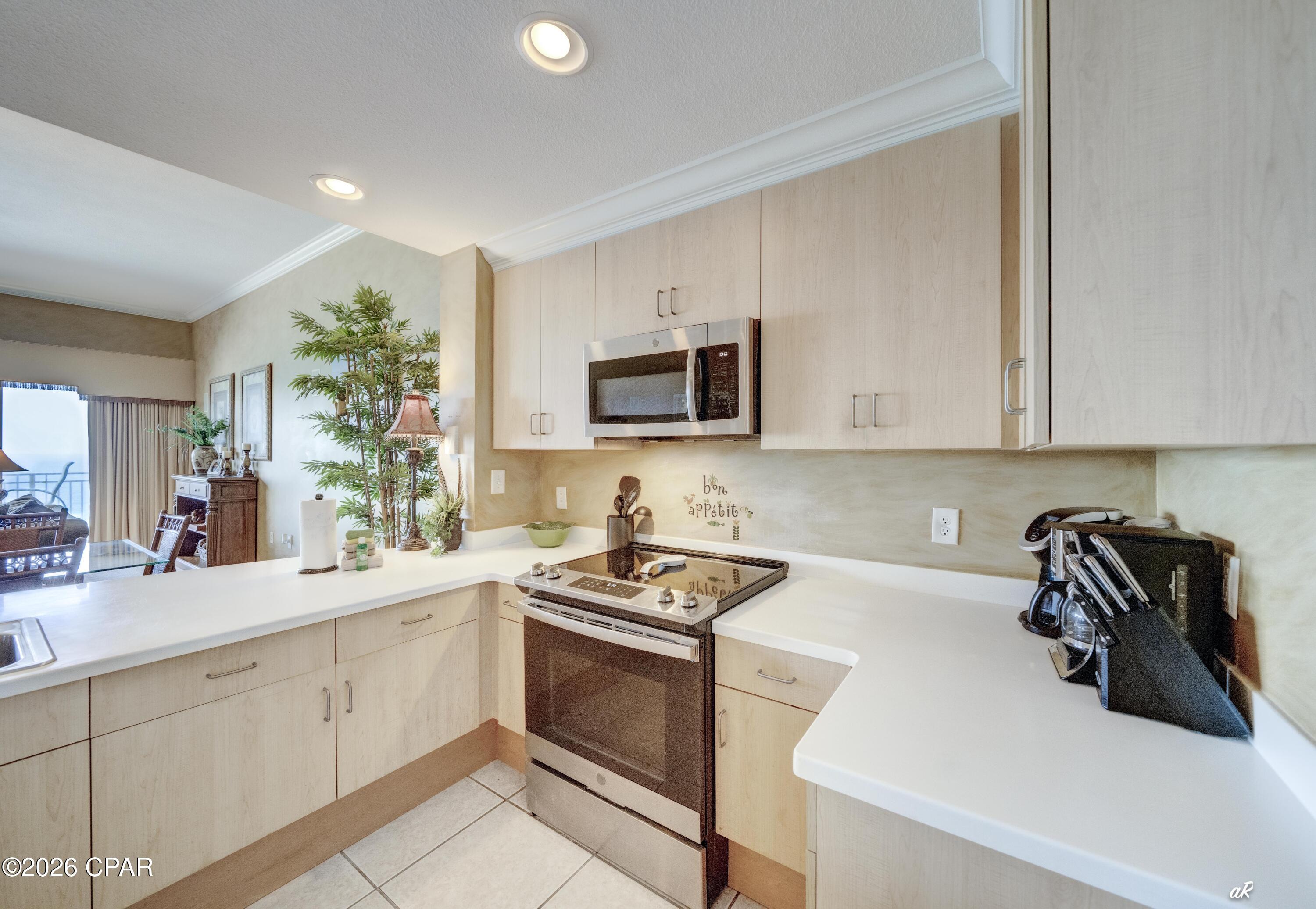 Image 8 For 6627 Thomas Drive 1402