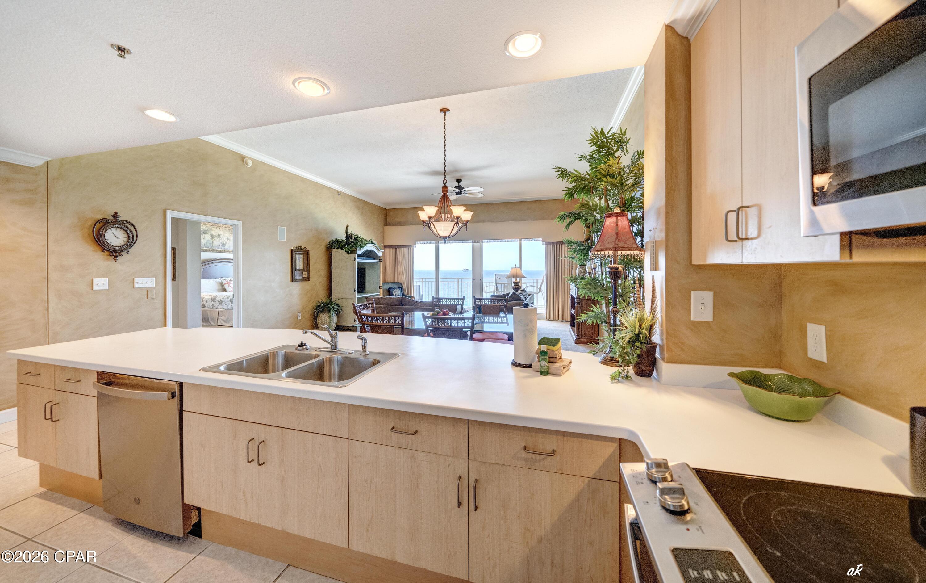 Image 9 For 6627 Thomas Drive 1402