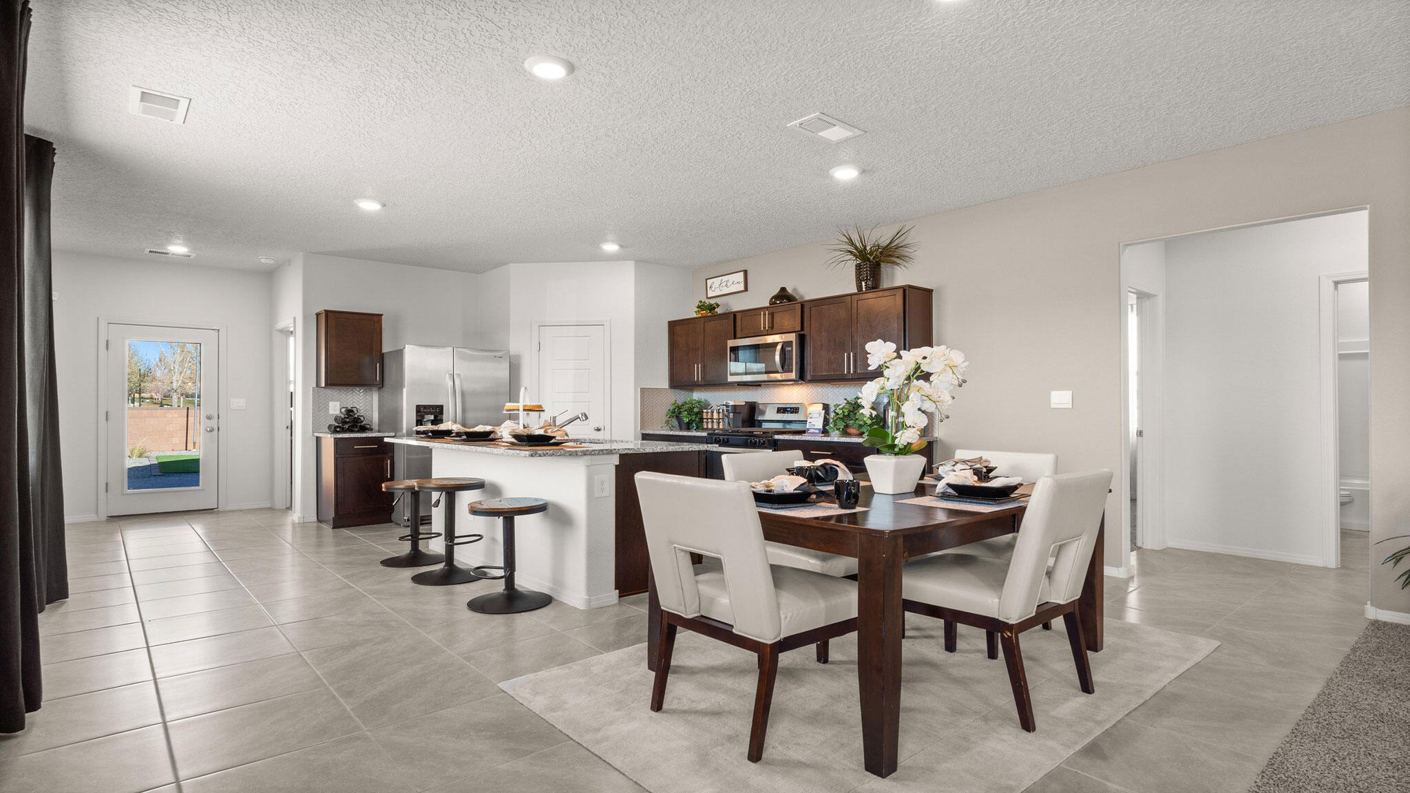 Homes for sale in Albuquerque, NM | 10509 Tinaja Wy Sw, Albuquerque, NM 87121 | MLS# 1099911