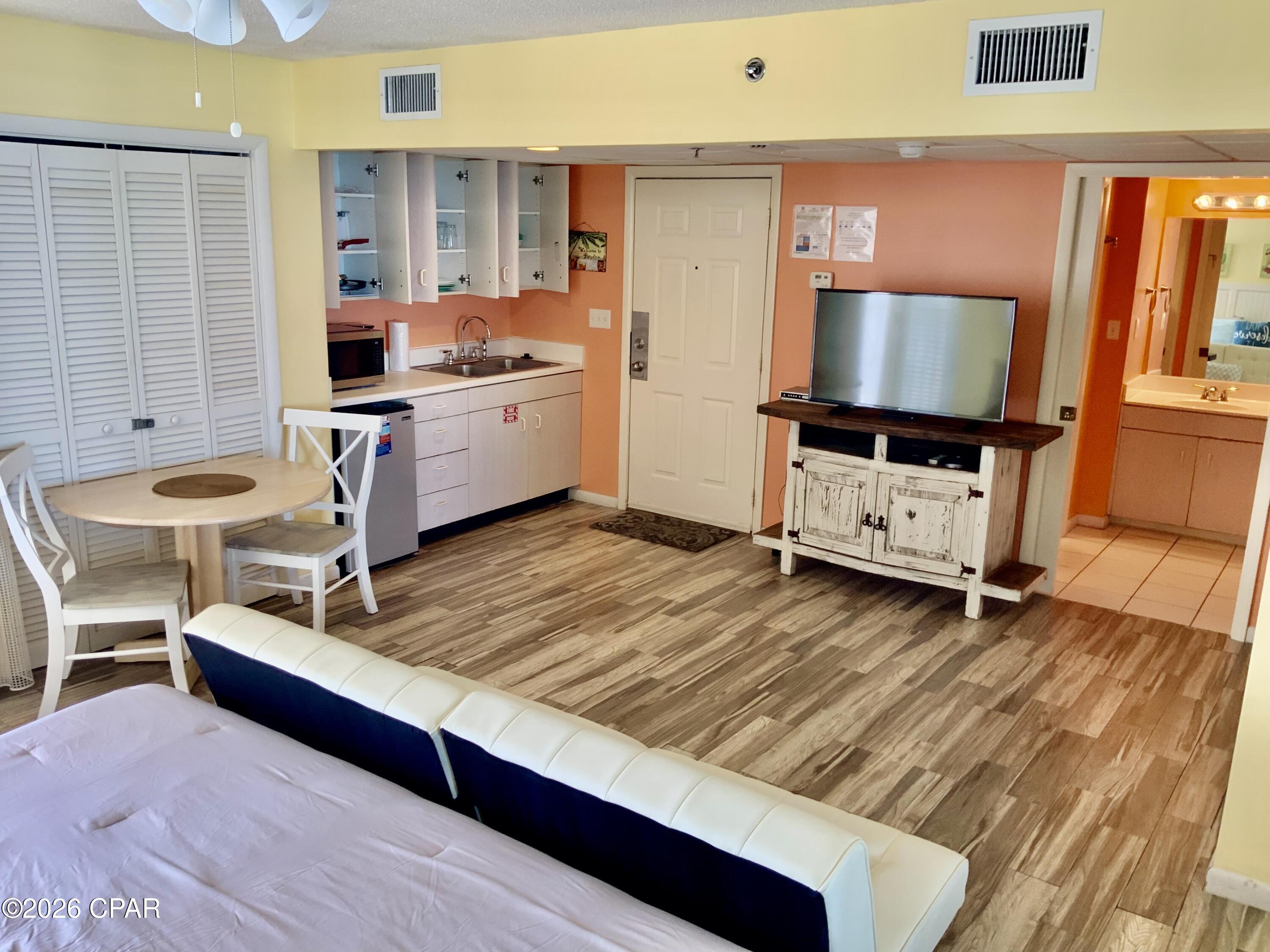 Image 7 For 10509 Front Beach Road 800e