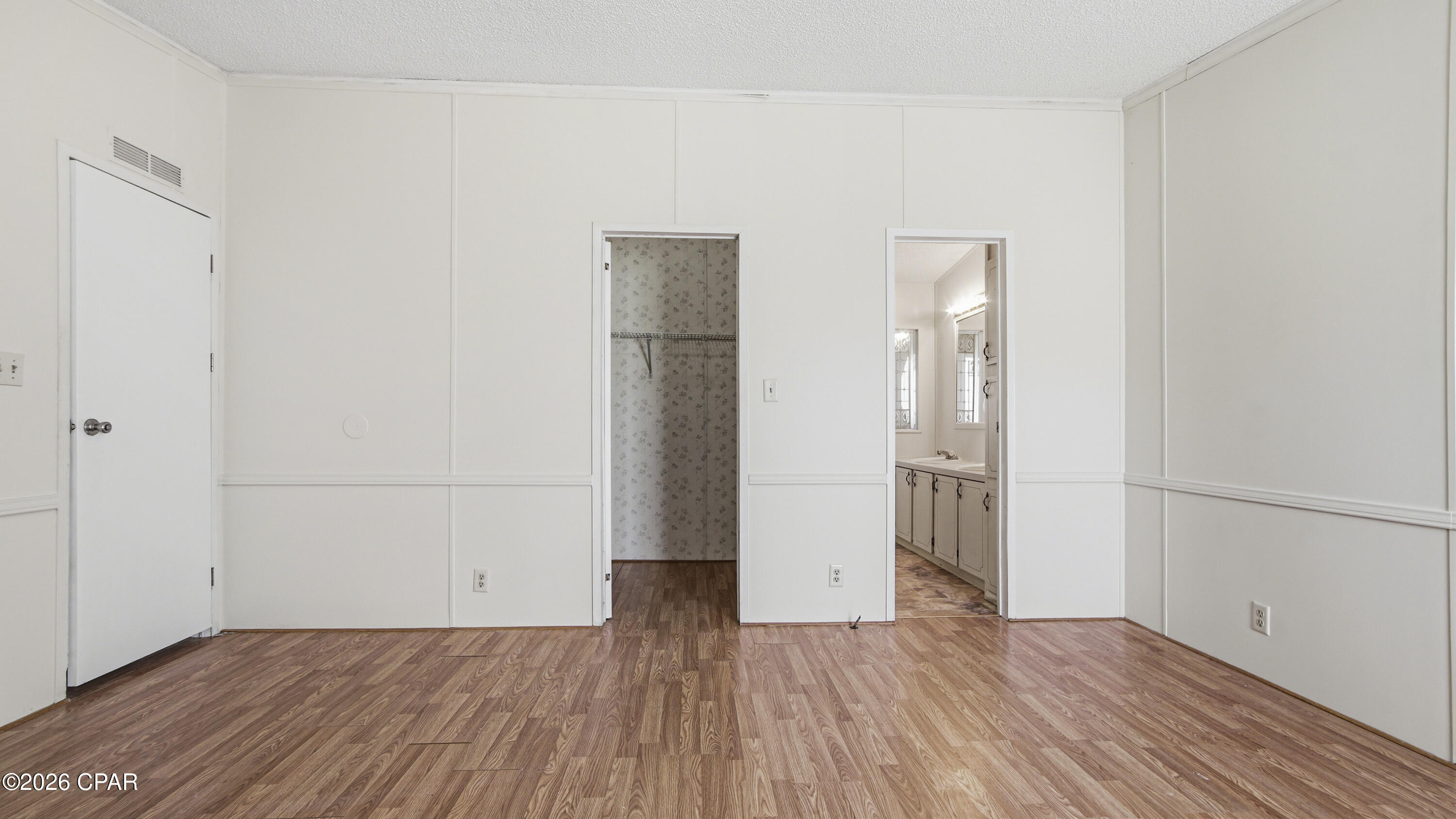 Image 11 For 586 Hickory Bluff Drive