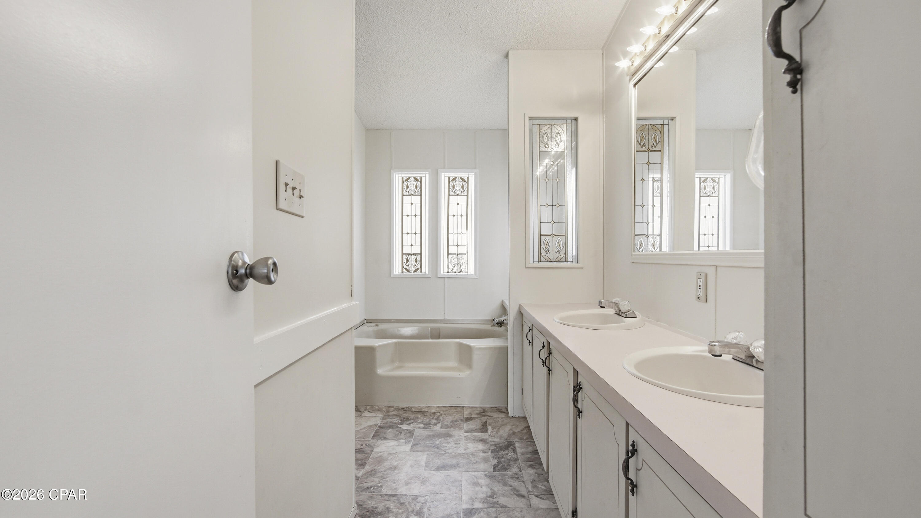 Image 12 For 586 Hickory Bluff Drive