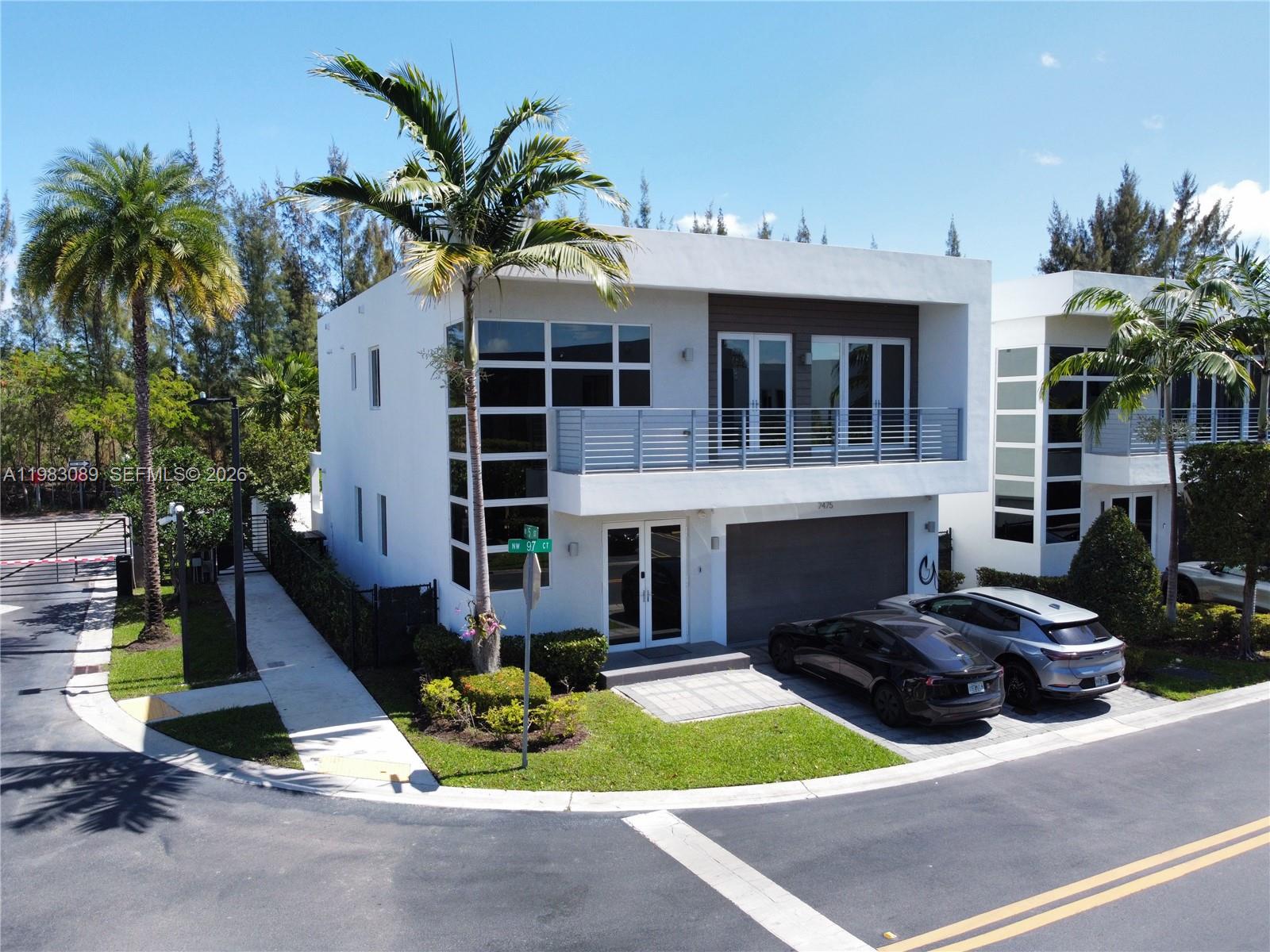 Modern 45 Doral