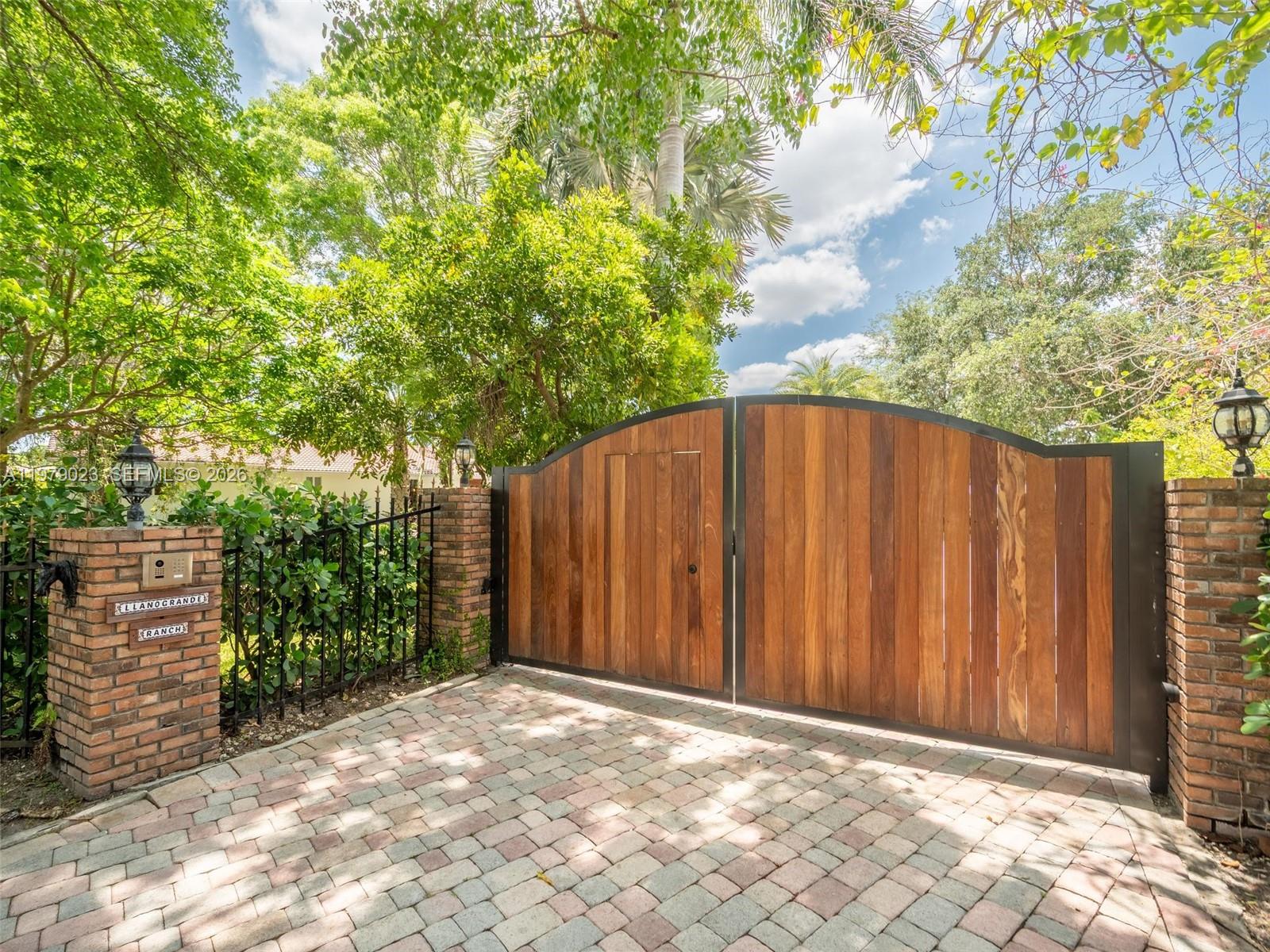 Rolling Oaks Estates