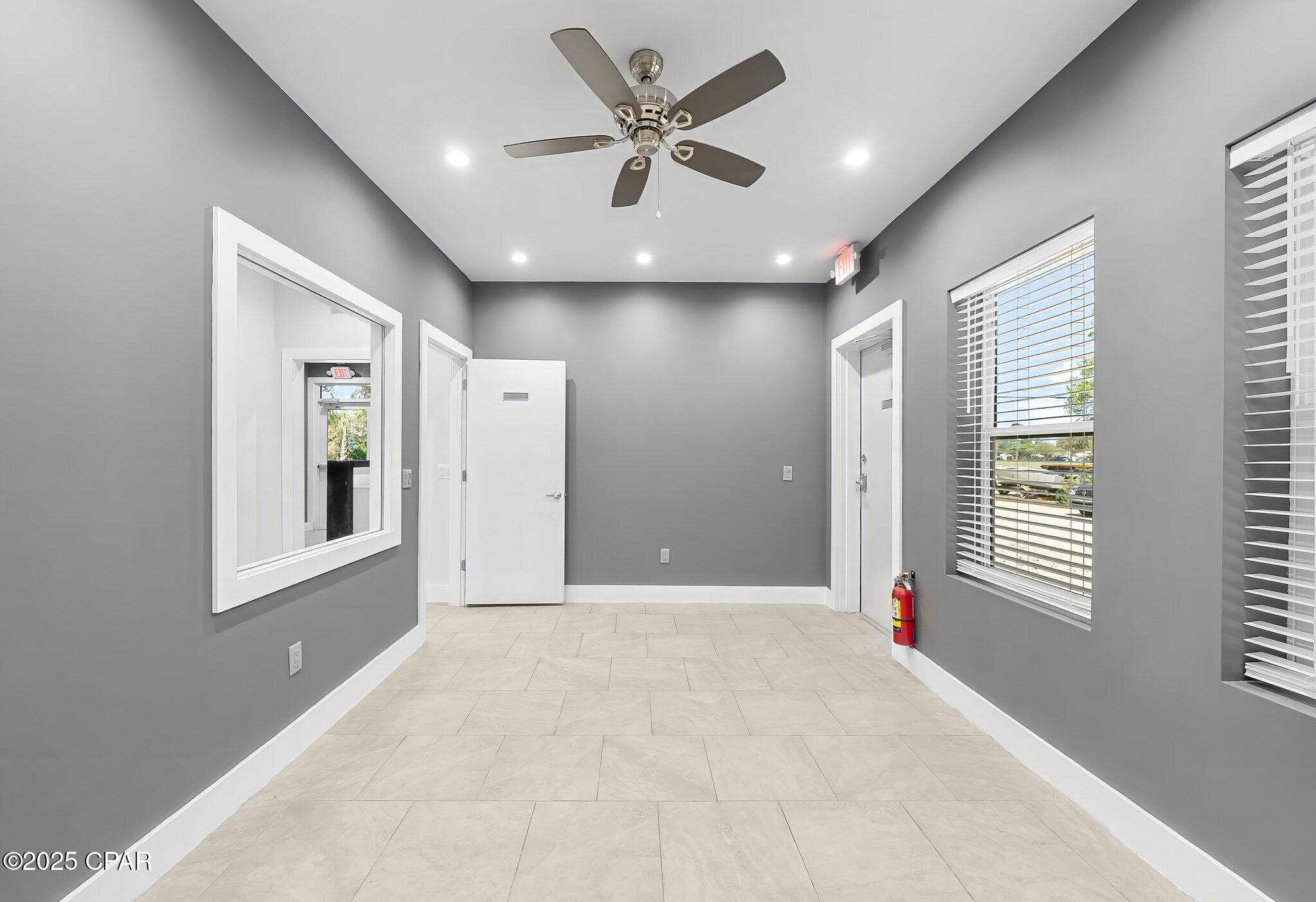 Listing photo id 10 for 1806&1808 Brown Avenue