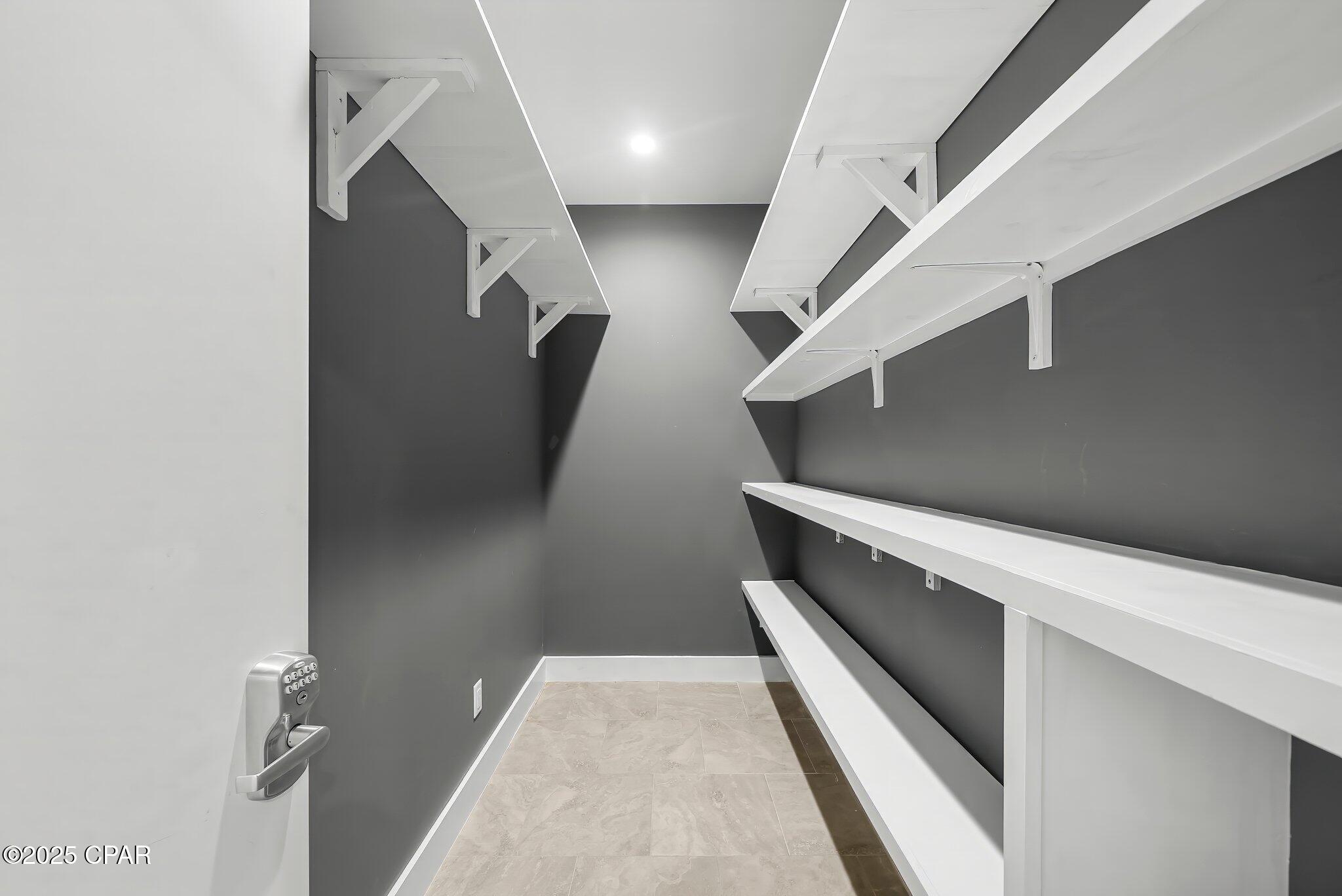 Listing photo id 13 for 1806&1808 Brown Avenue