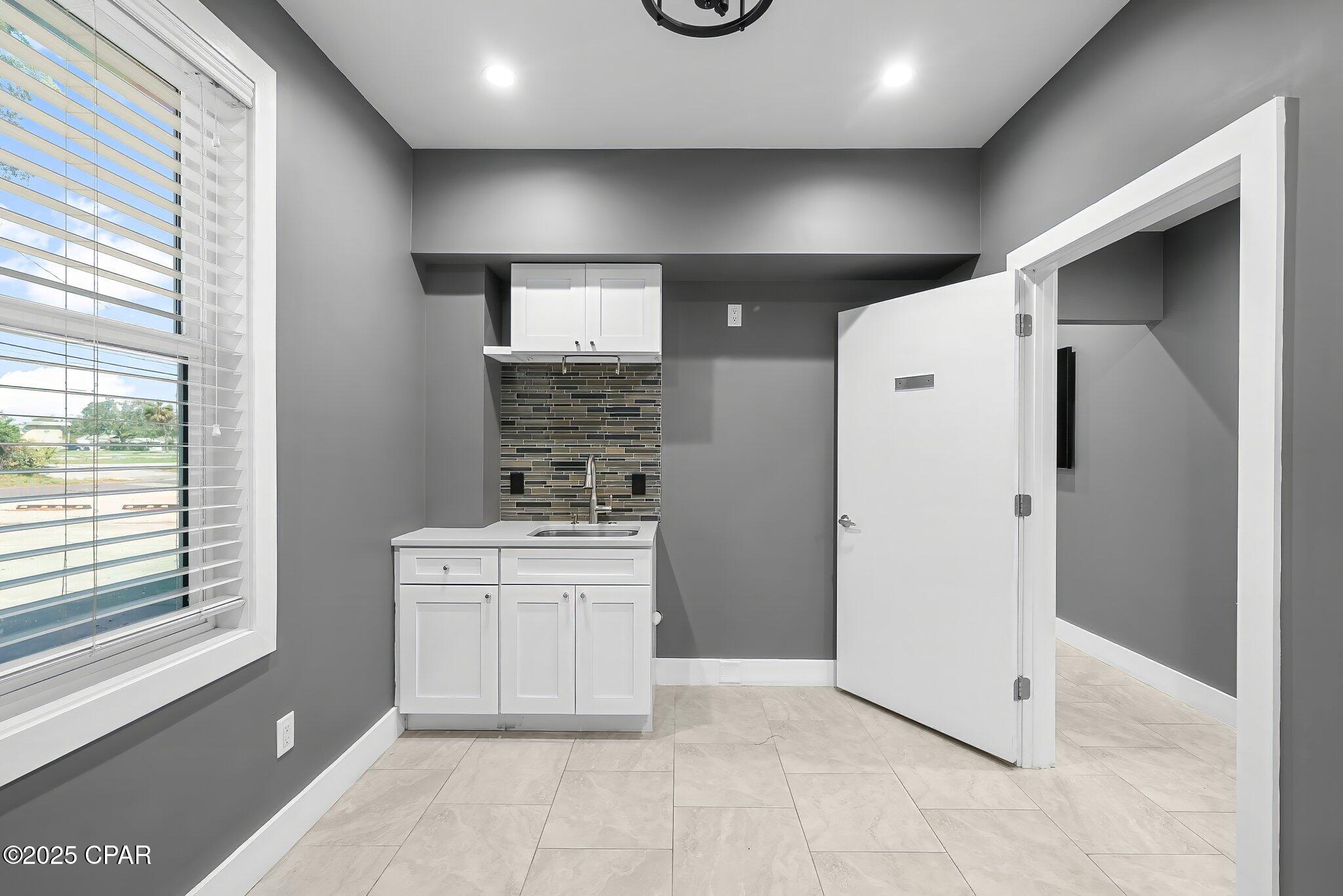 Image 5 For 1806&1808 Brown Avenue