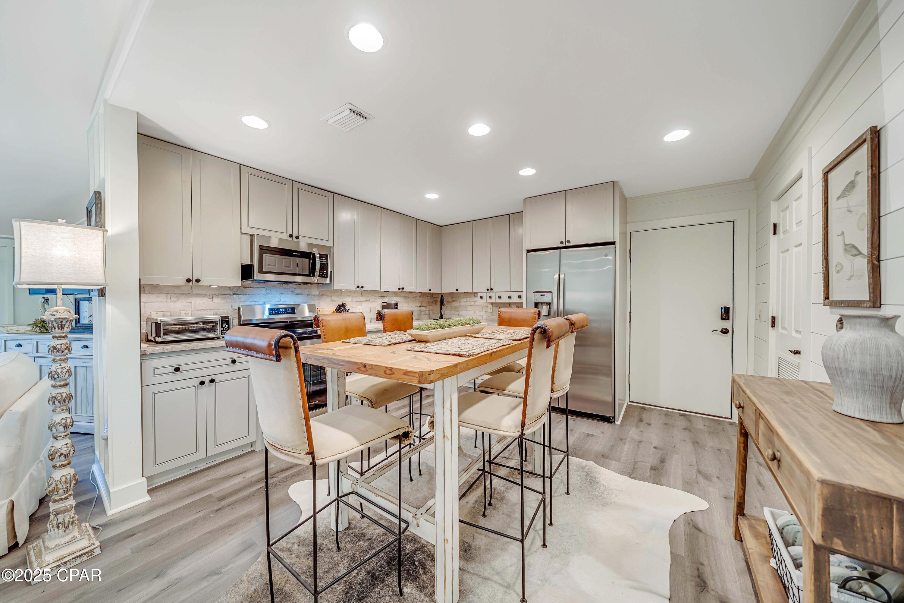 Image 6 For 4726 Bay Point  C226