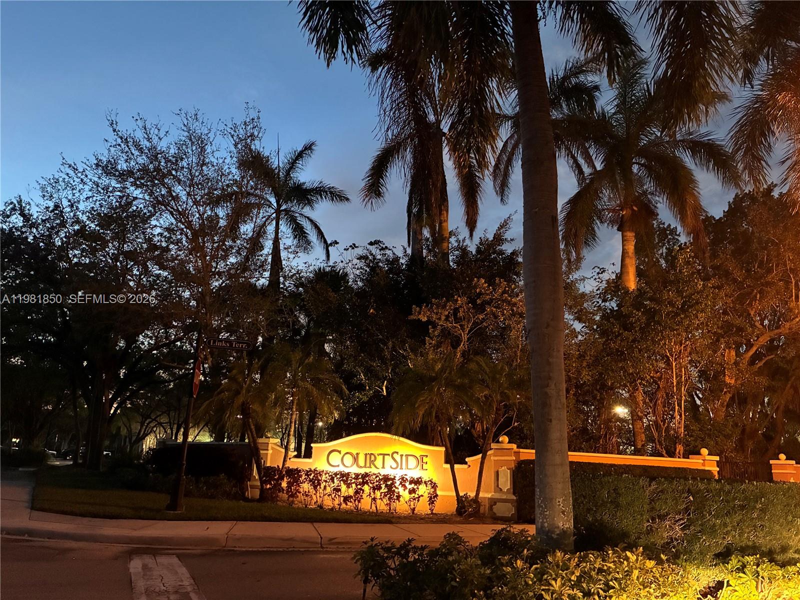 Courtside At Weston Hills