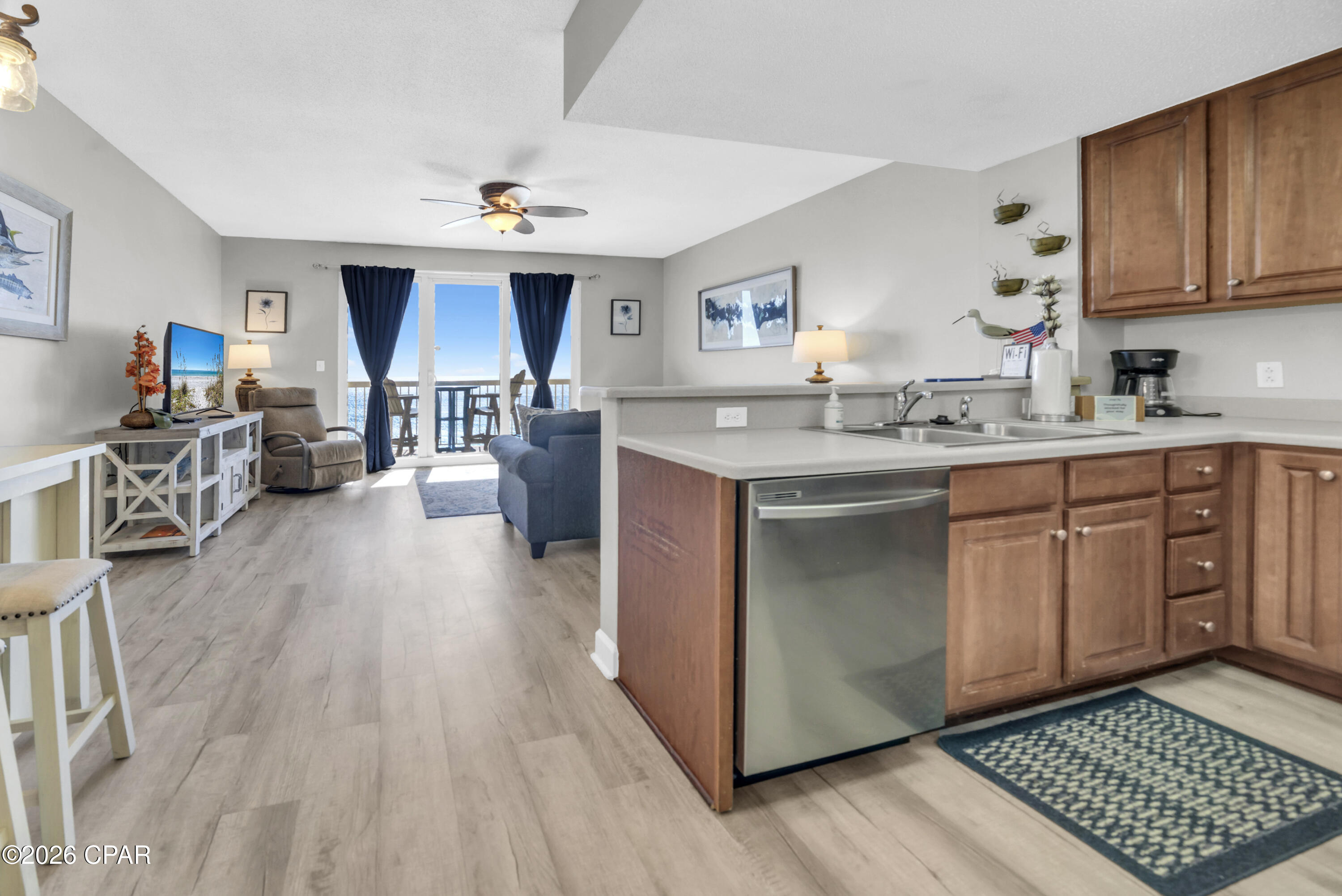 Image 6 For 5115 Gulf Drive 1403