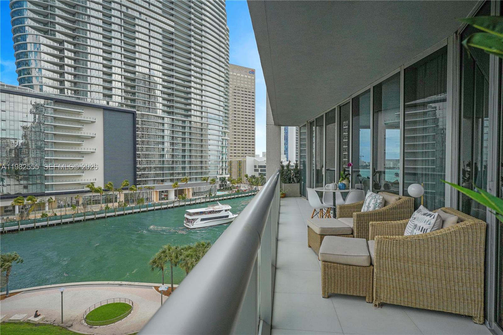 Iconbrickell Condo No 1