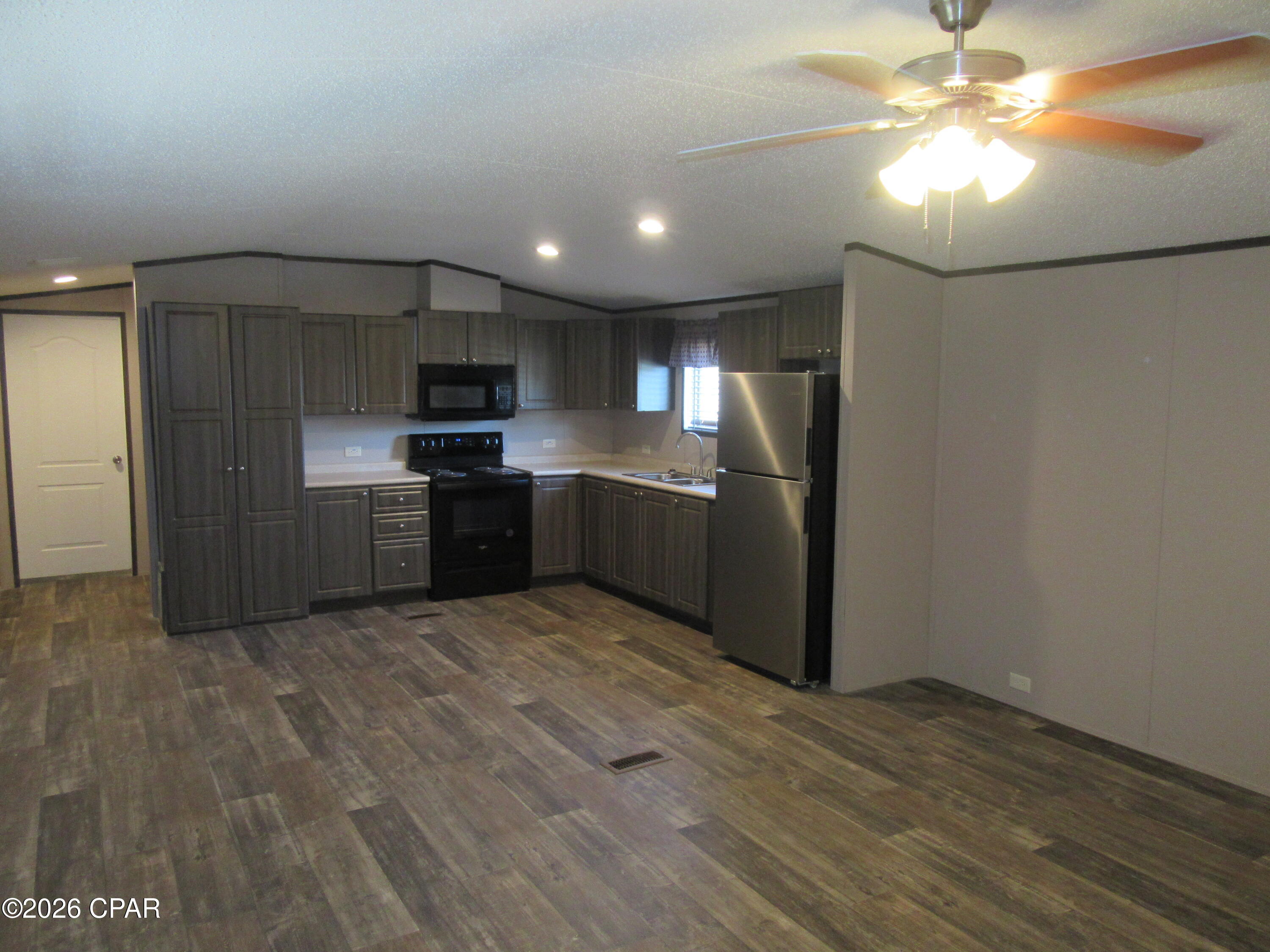 Image 2 For 4905 Alameda Street #1