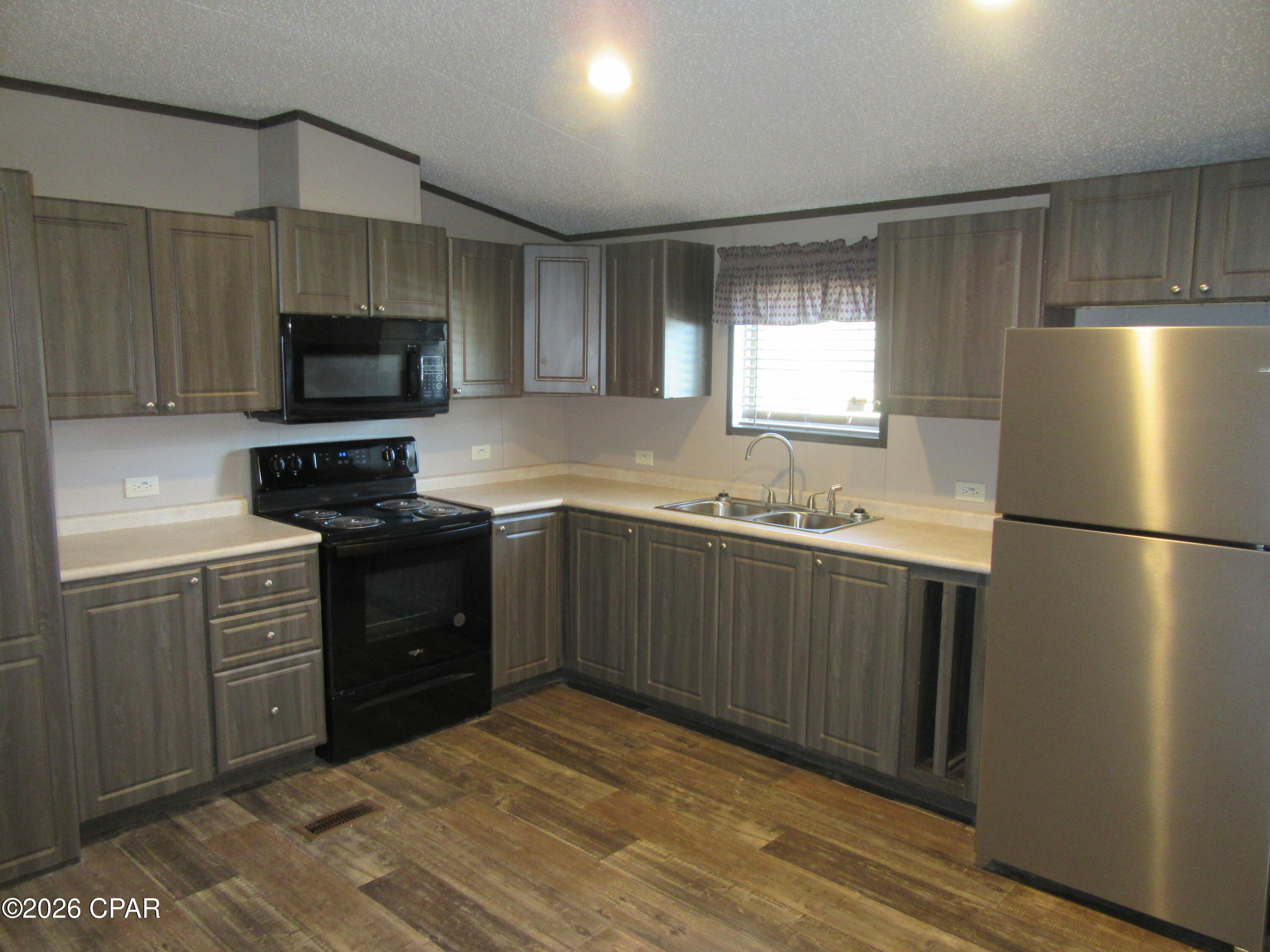 Image 4 For 4905 Alameda Street #1