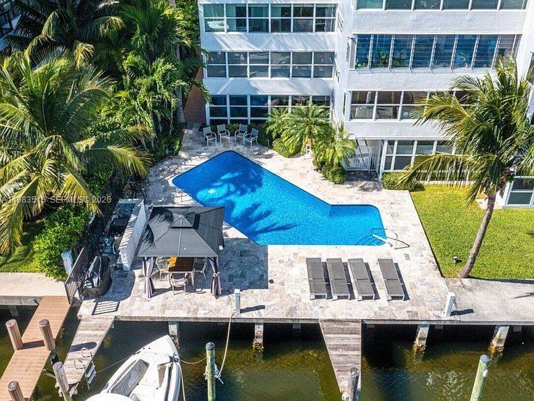 Island House East Condo