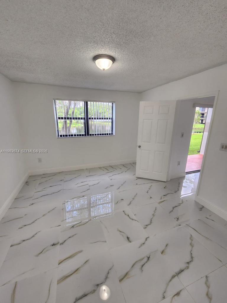 Villas De Venezia Condo