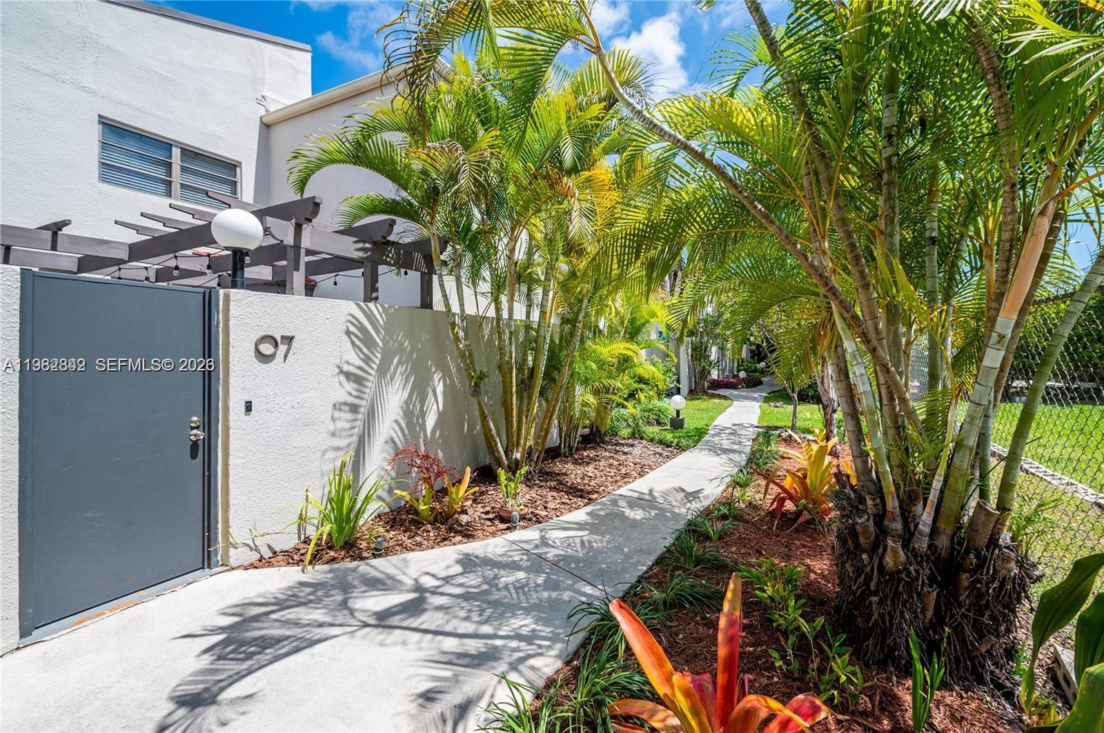 Oasis No Four Condo