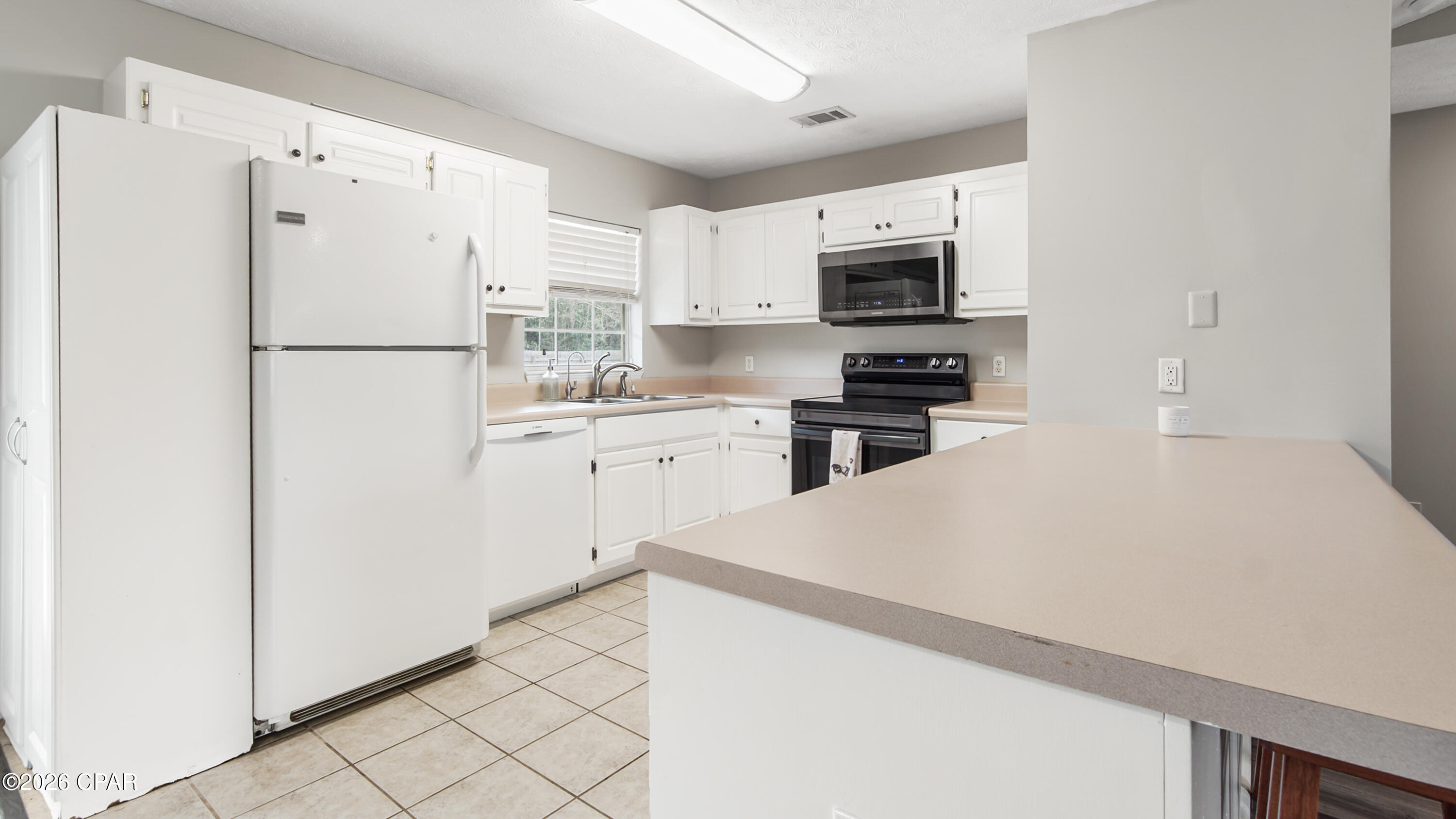 Image 15 For 7912 Campflowers Road