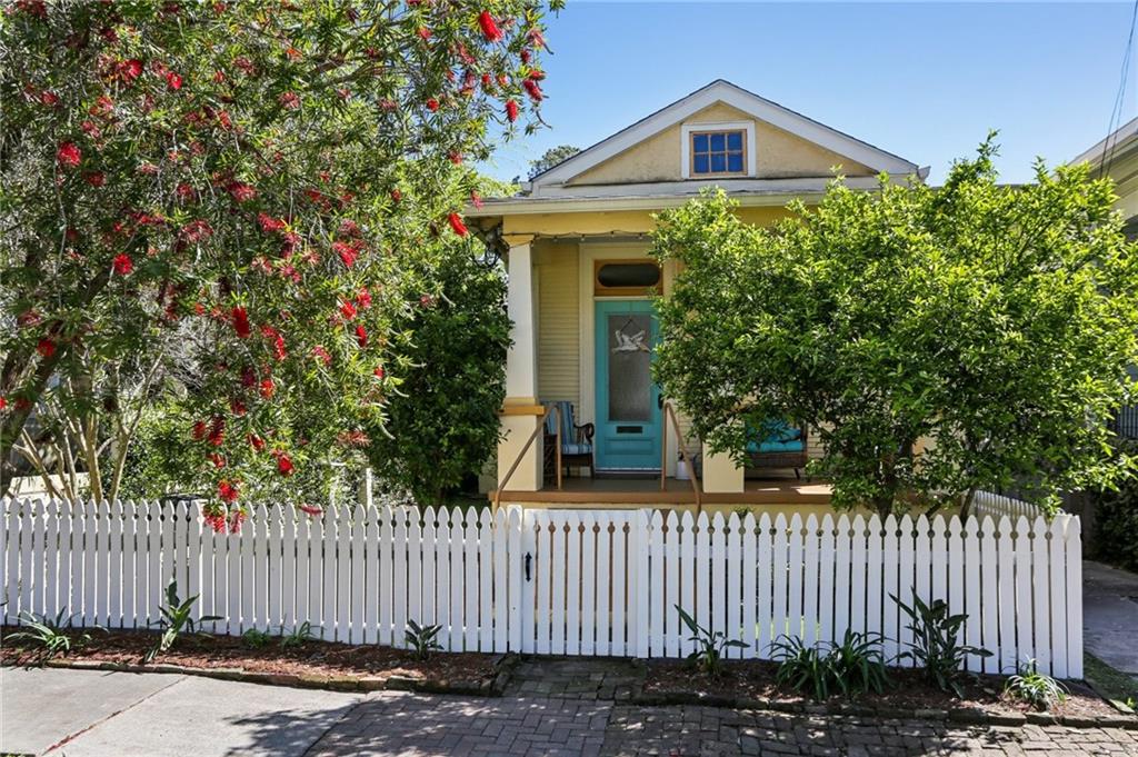 3910 COLISEUM Street