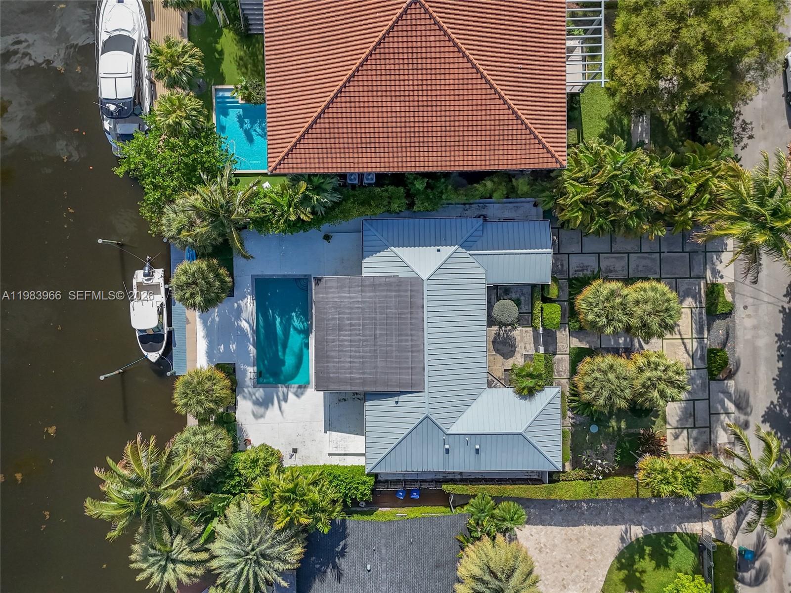 Amd Pl Biscayne Pines